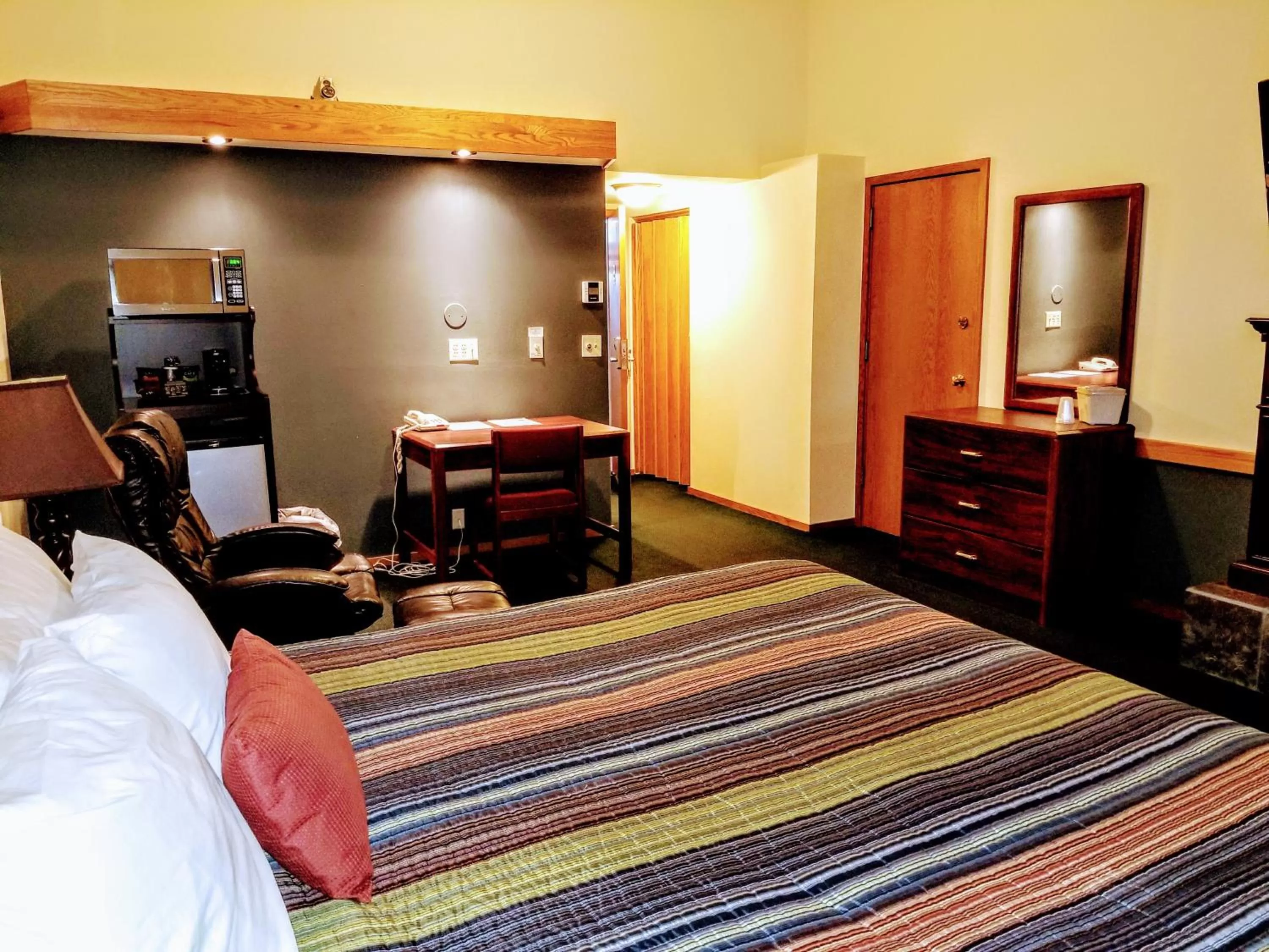 Bed in Round Barn Lodge