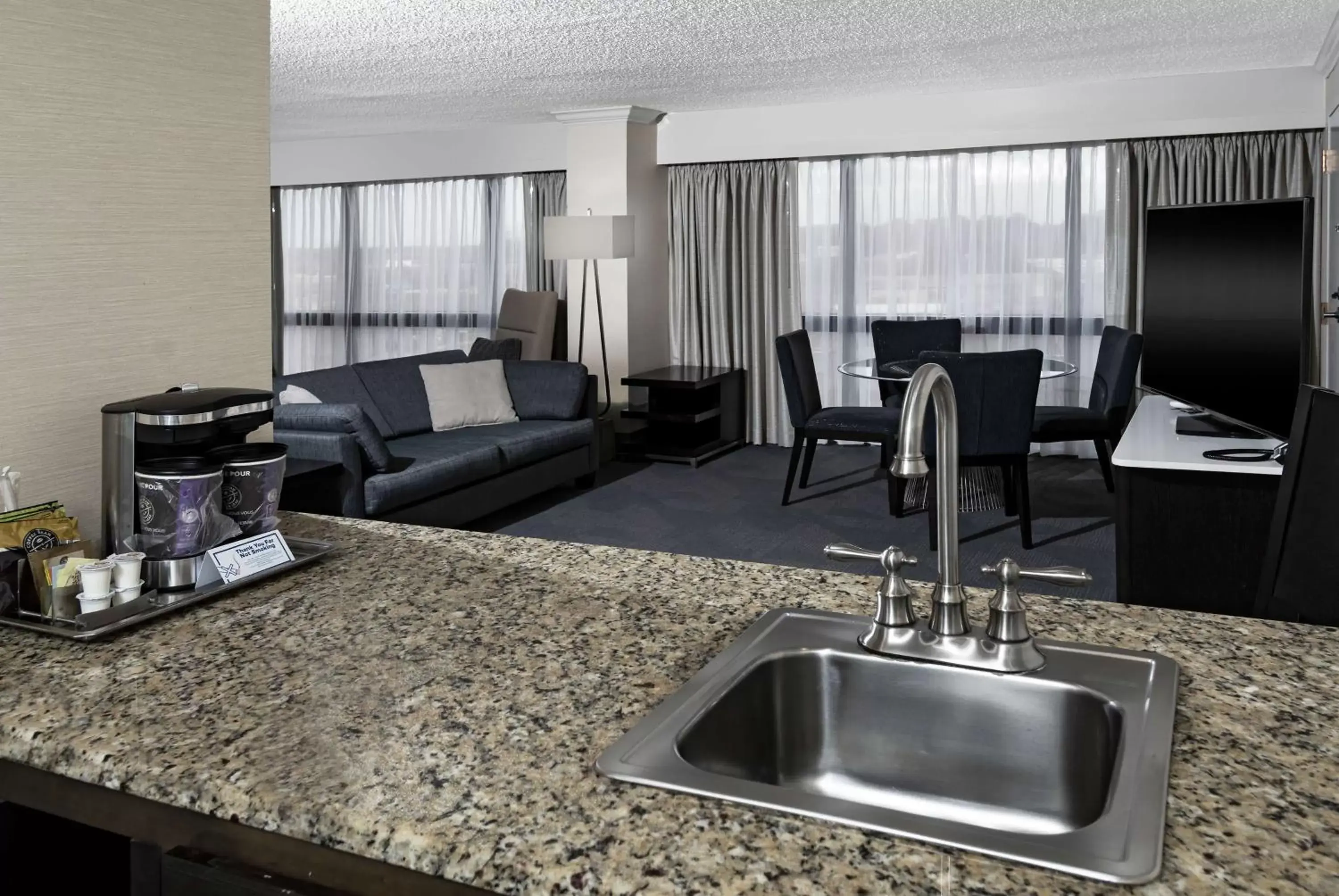 Living room, Kitchen/Kitchenette in Hilton Greenville