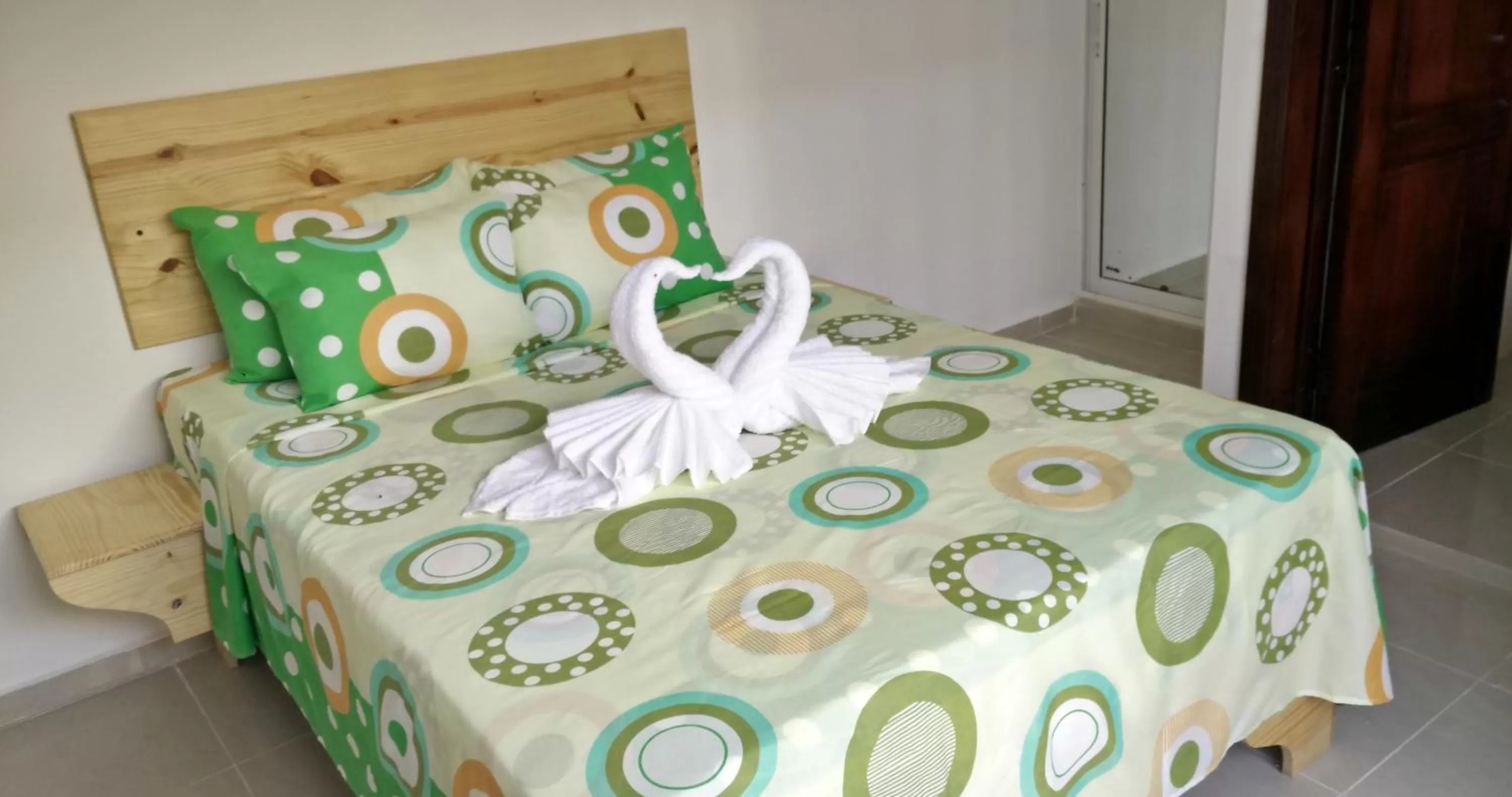 Photo of the whole room, Bed in White Sands shared apartments