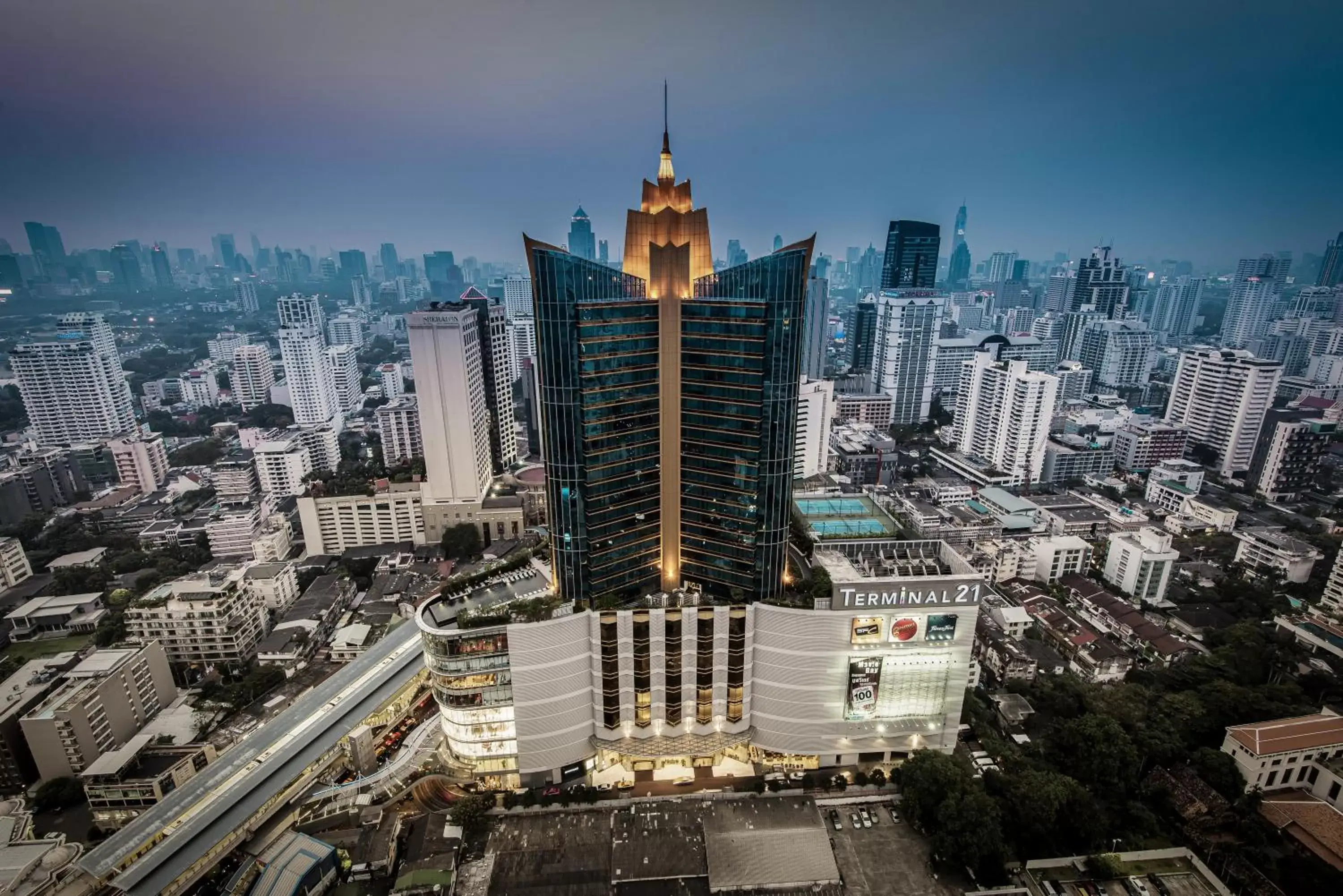 Property building in Grande Centre Point Hotel Terminal21 Property building in Grande Centre Point Hotel Terminal21