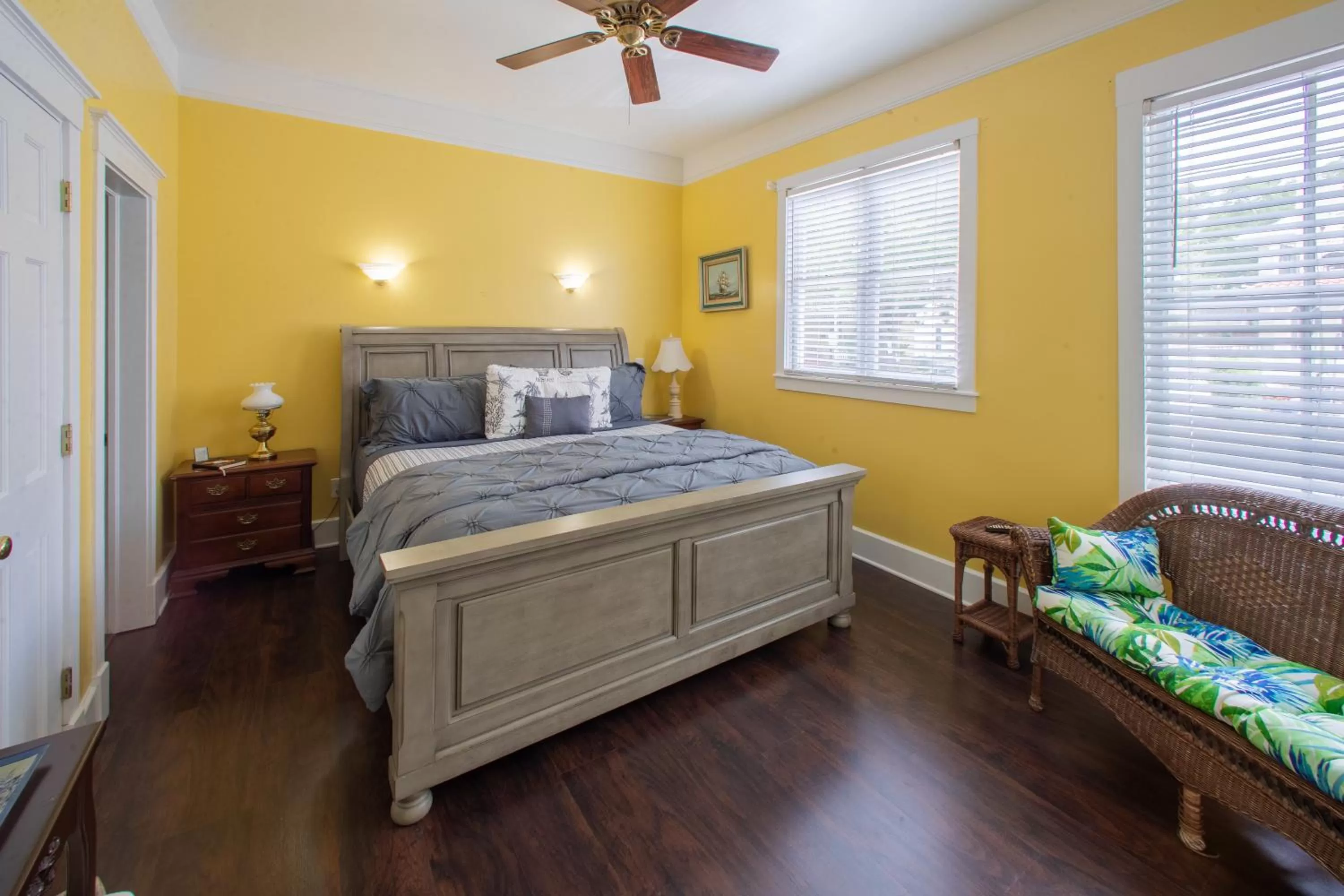 Photo of the whole room, Bed in Carriage Way Centennial House - Adult Only- Saint Augustine