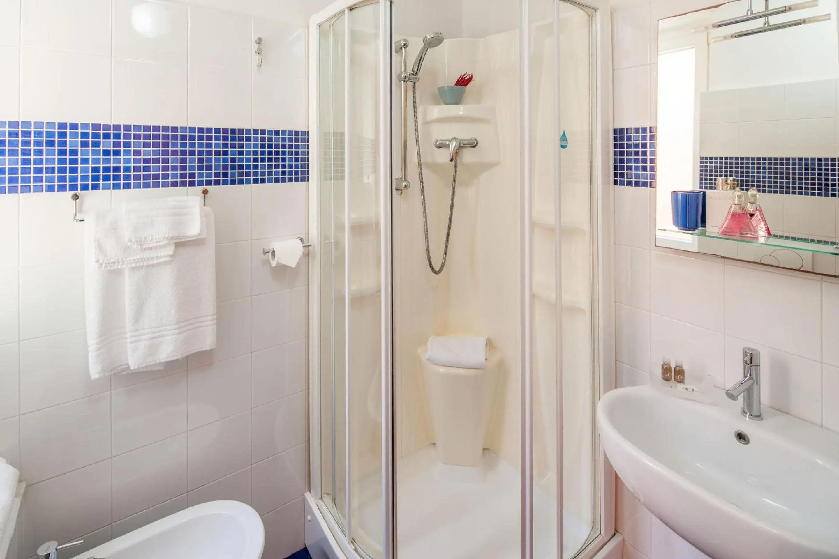 Shower, Bathroom in Albergo La Piazzetta