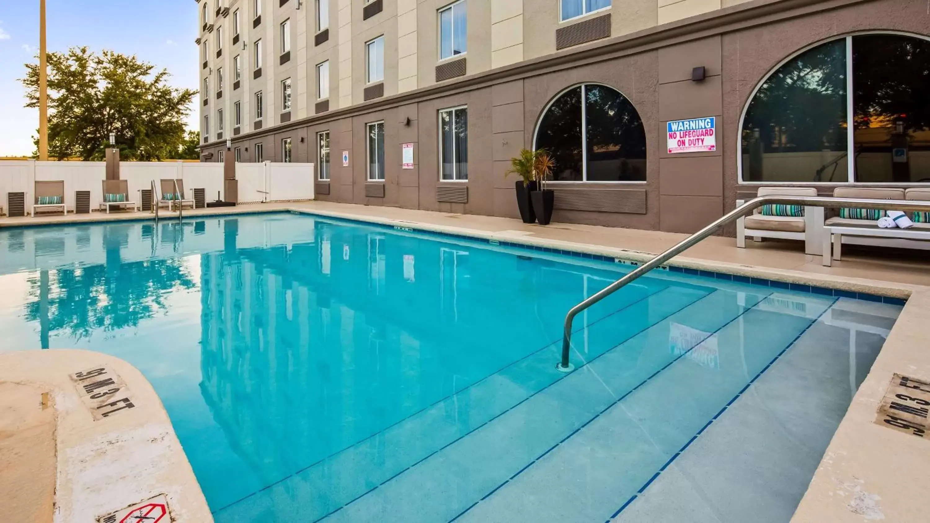 On site, Swimming Pool in Best Western Airport Inn & Suites