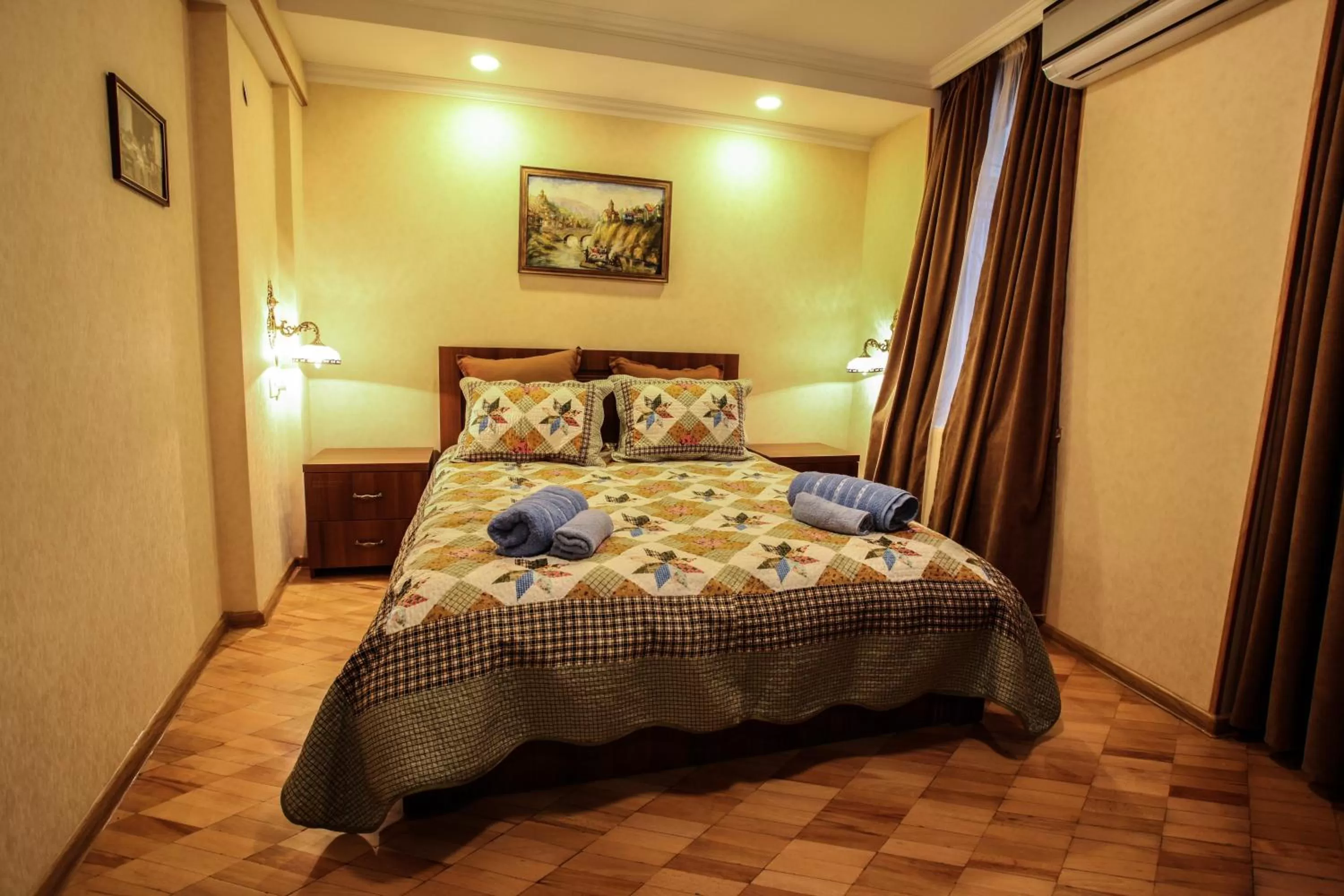 Photo of the whole room, Bed in Heyvany