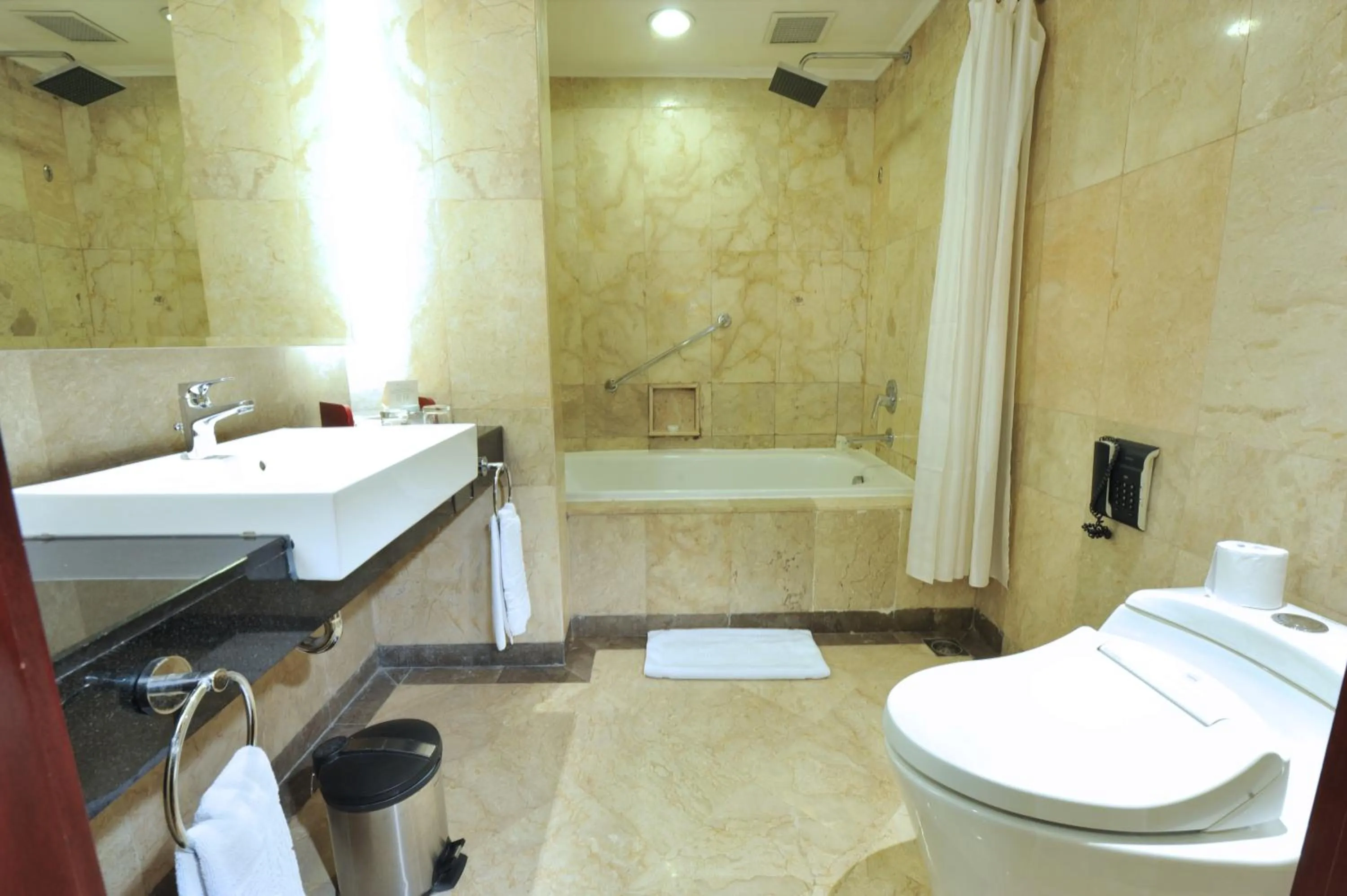 Bathroom in Hotel Borobudur Jakarta