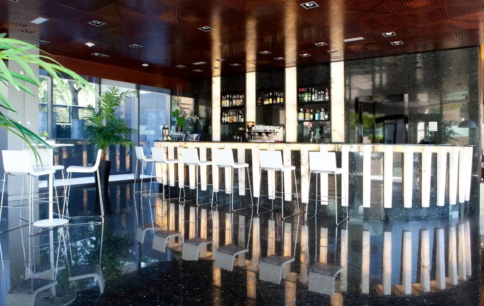 Lounge or bar in Hotel Maydrit Airport