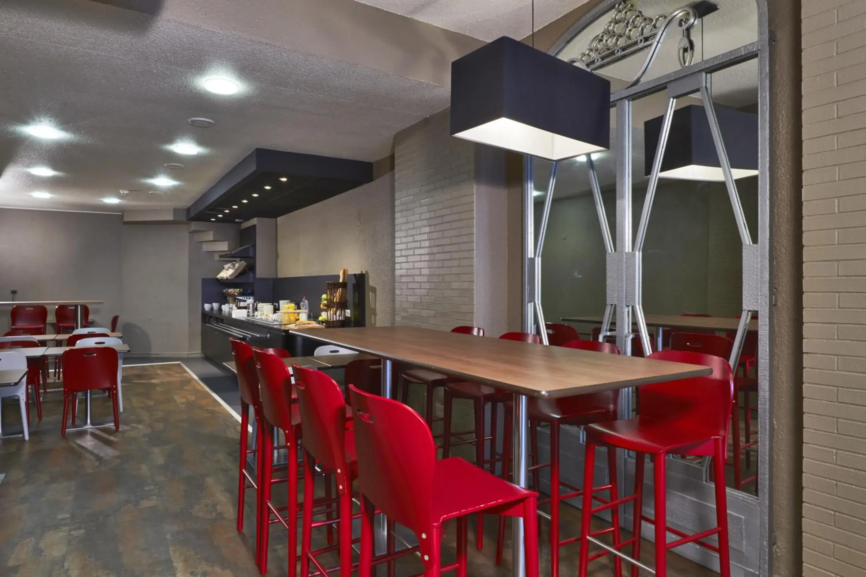 Restaurant/places to eat in Campanile Paris Ouest - Porte de Champerret Levallois Restaurant/places to eat in Campanile Paris Ouest - Porte de Champerret Levallois