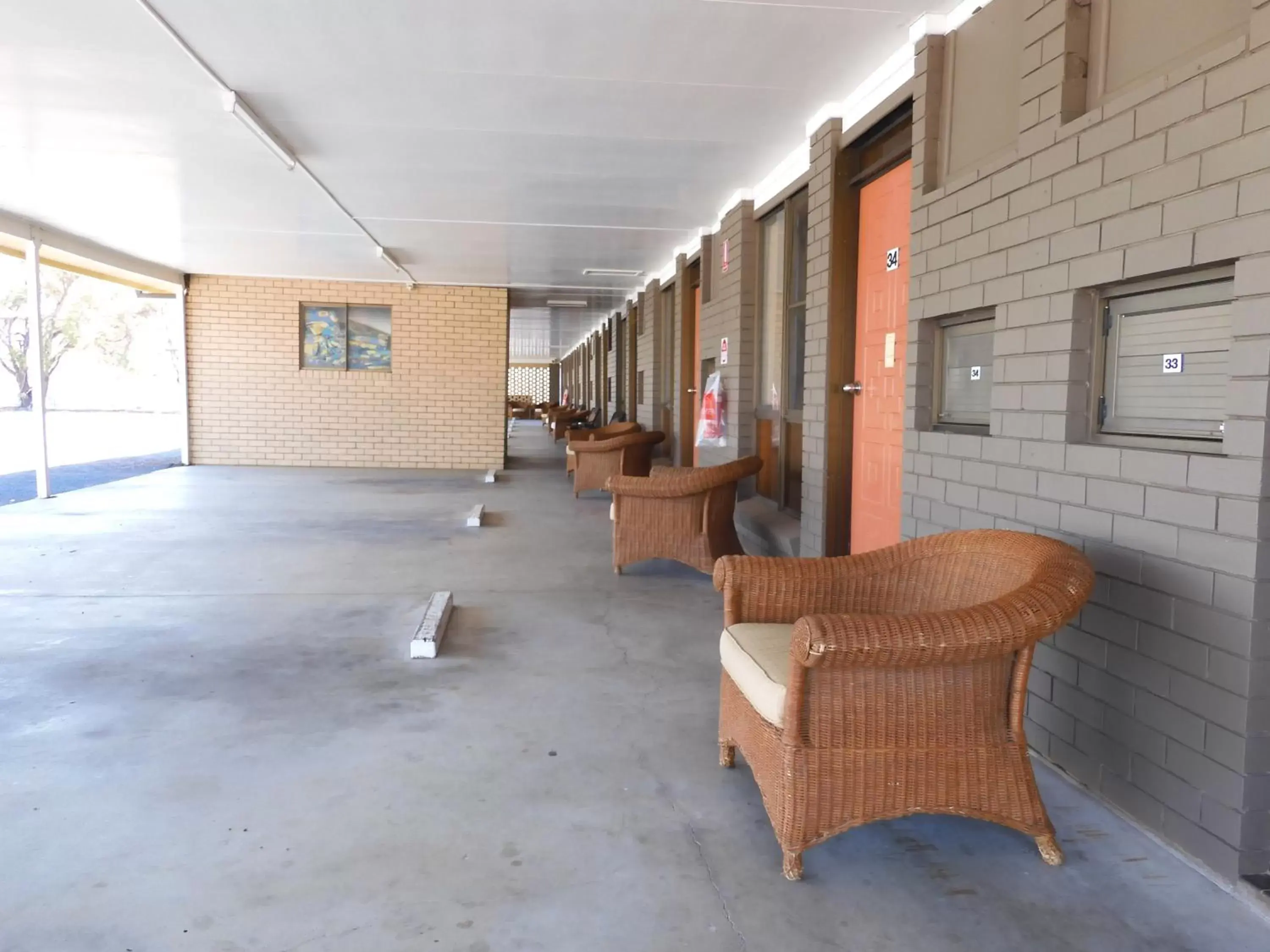 Property building, Seating Area in Dalby Parkview Motel