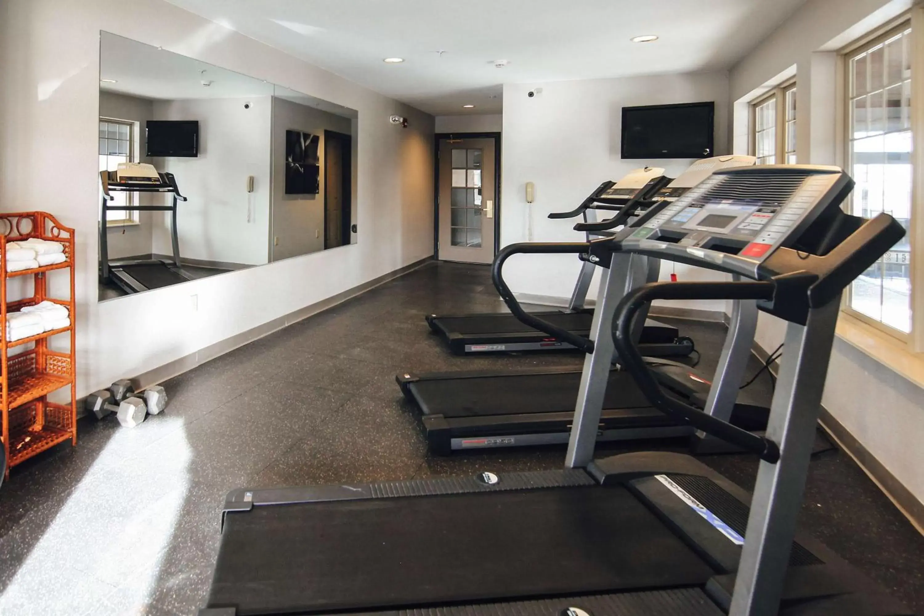 Activities, Fitness Center/Facilities in Country Inn & Suites by Radisson, Stockton, IL