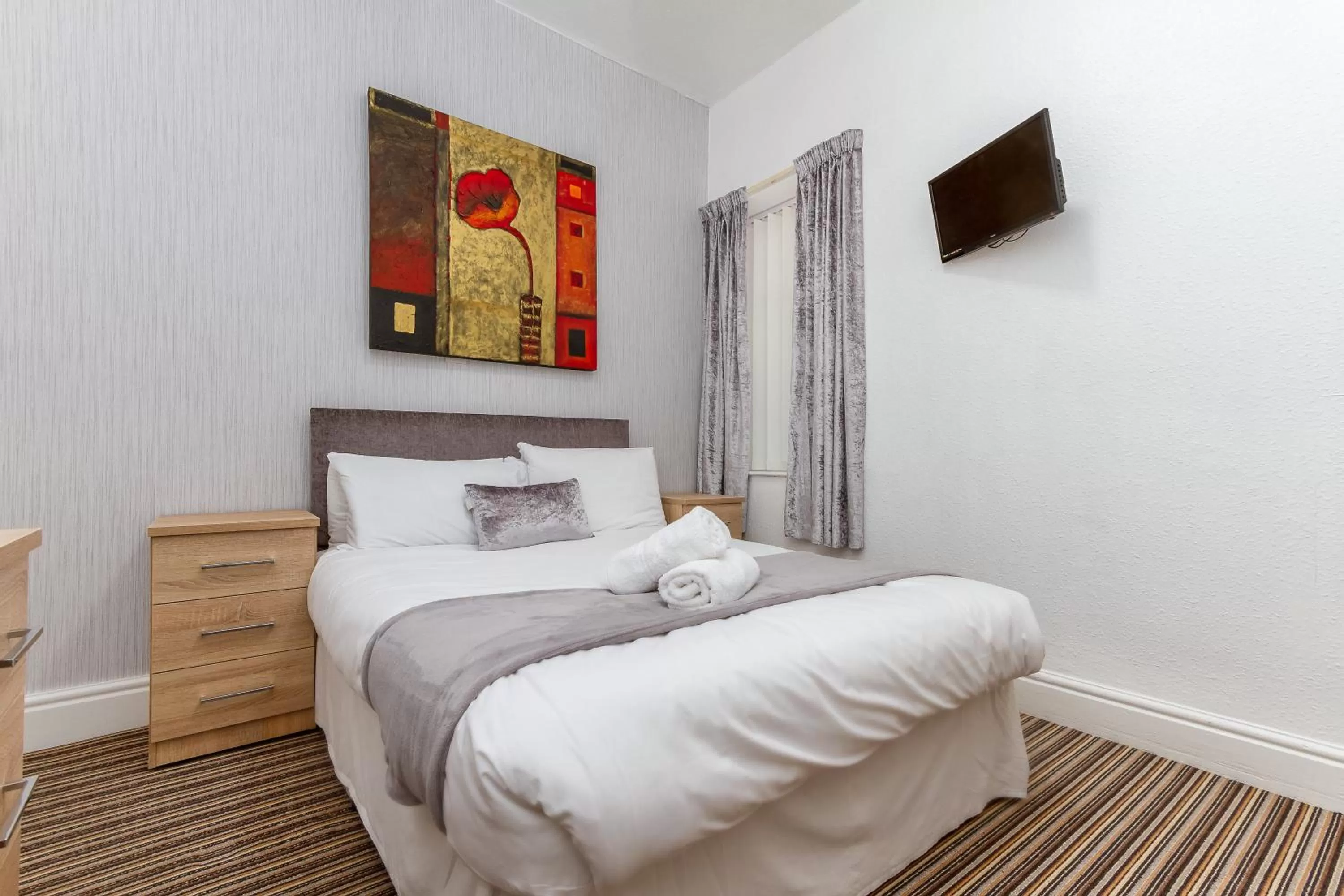 Bedroom, Bed in The Sandringham Court Hotel & Apartment Welcoming Large and Small Groups for 15 years