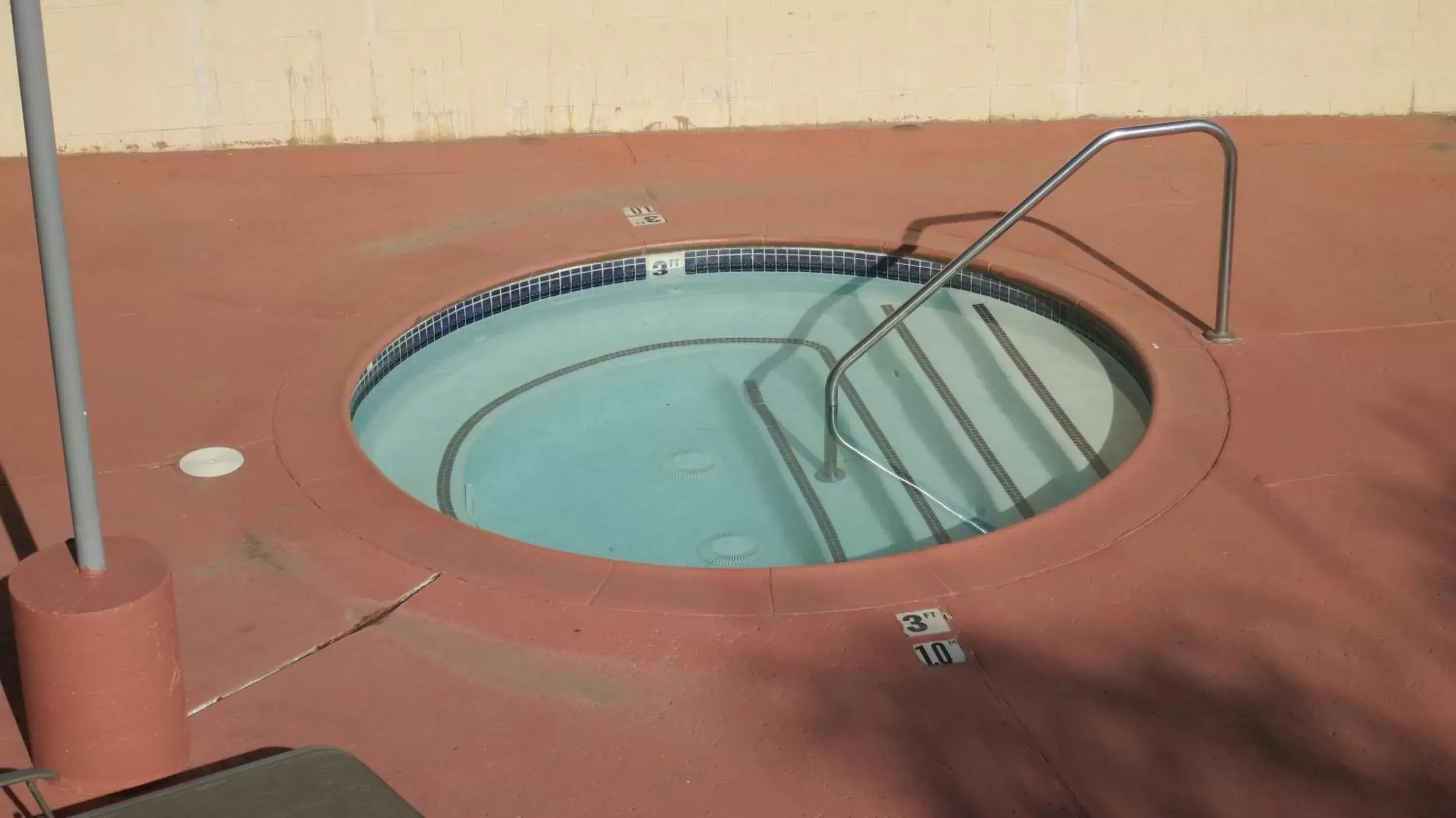 Pool view in Calimesa Inn Pool view in Calimesa Inn