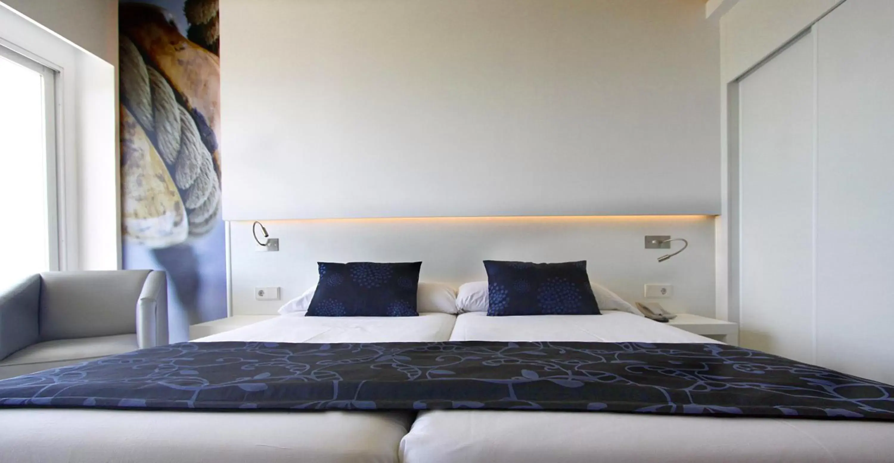 Photo of the whole room, Bed in BG Java Photo of the whole room, Bed in BG Java