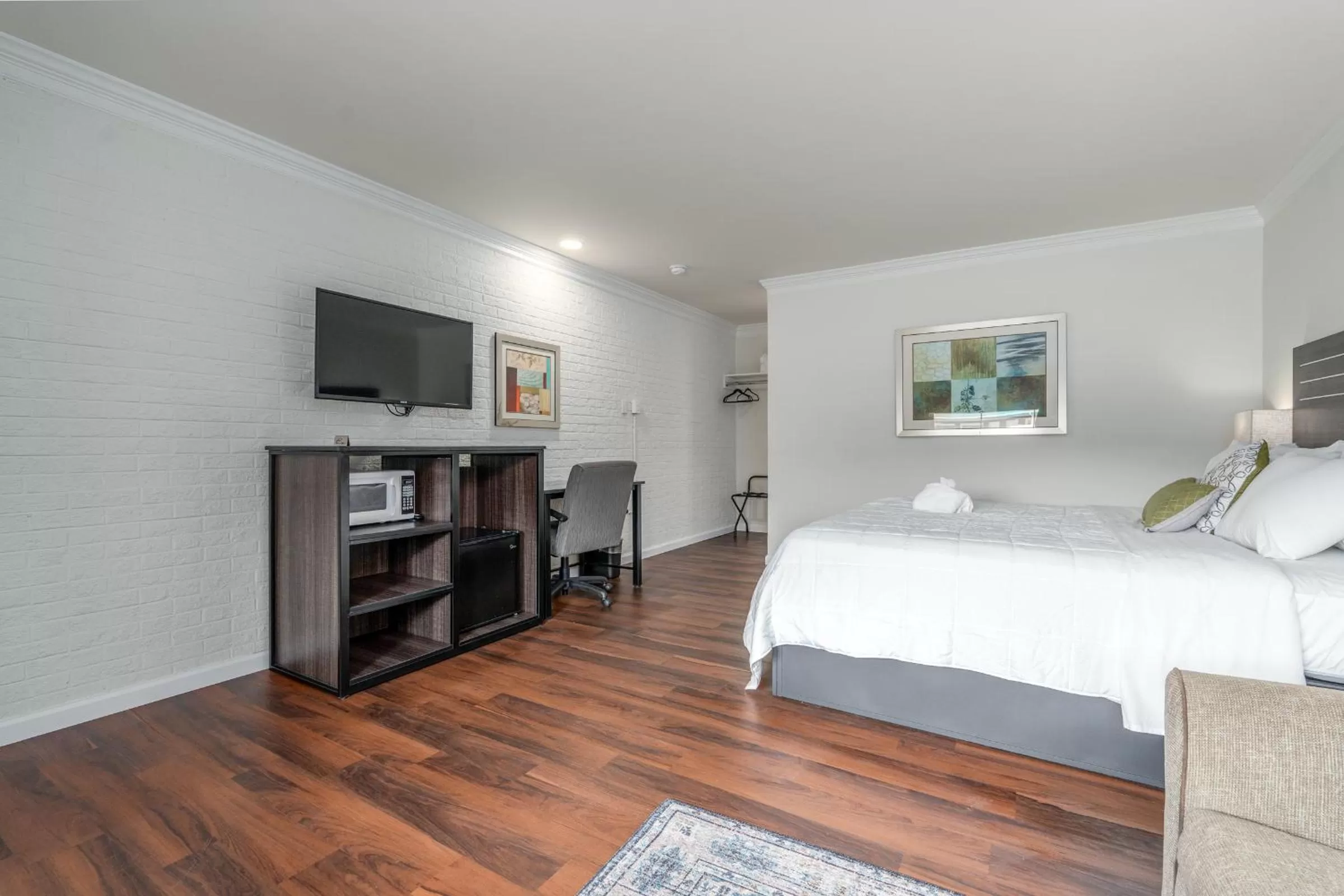 Bed in Crewe Boutique Inn