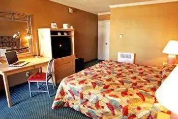 Photo of the whole room, Bed in Civic Center Motor Inn
