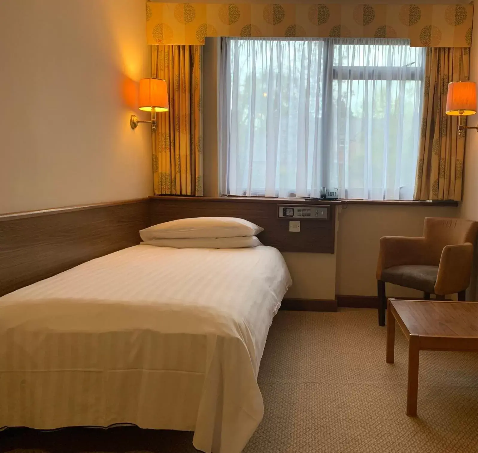 Single Room with Shower in Littlebury Hotel Single Room with Shower in Littlebury Hotel