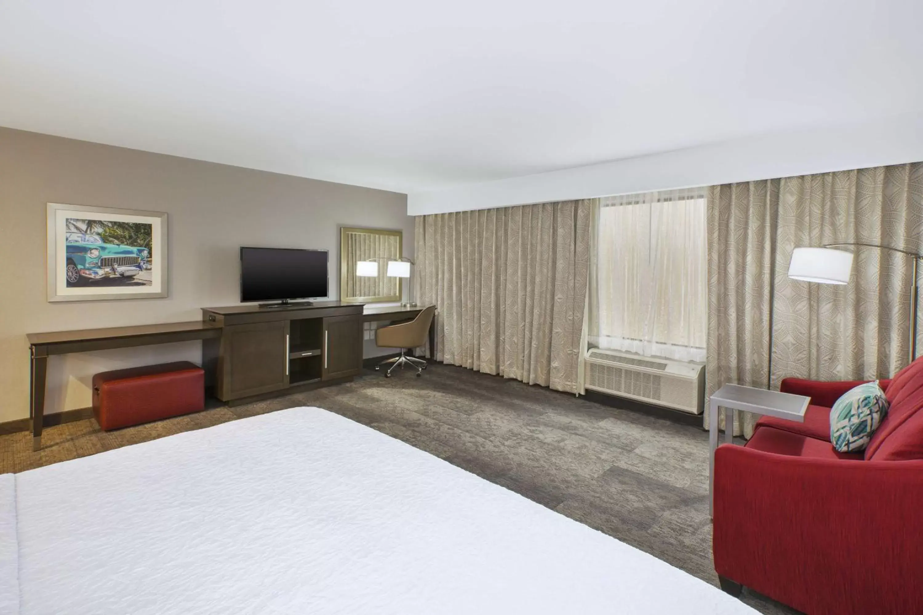 King Room with Sofa Bed - Hearing Accessible in Hampton Inn by Hilton Detroit Dearborn, MI King Room with Sofa Bed - Hearing Accessible in Hampton Inn by Hilton Detroit Dearborn, MI