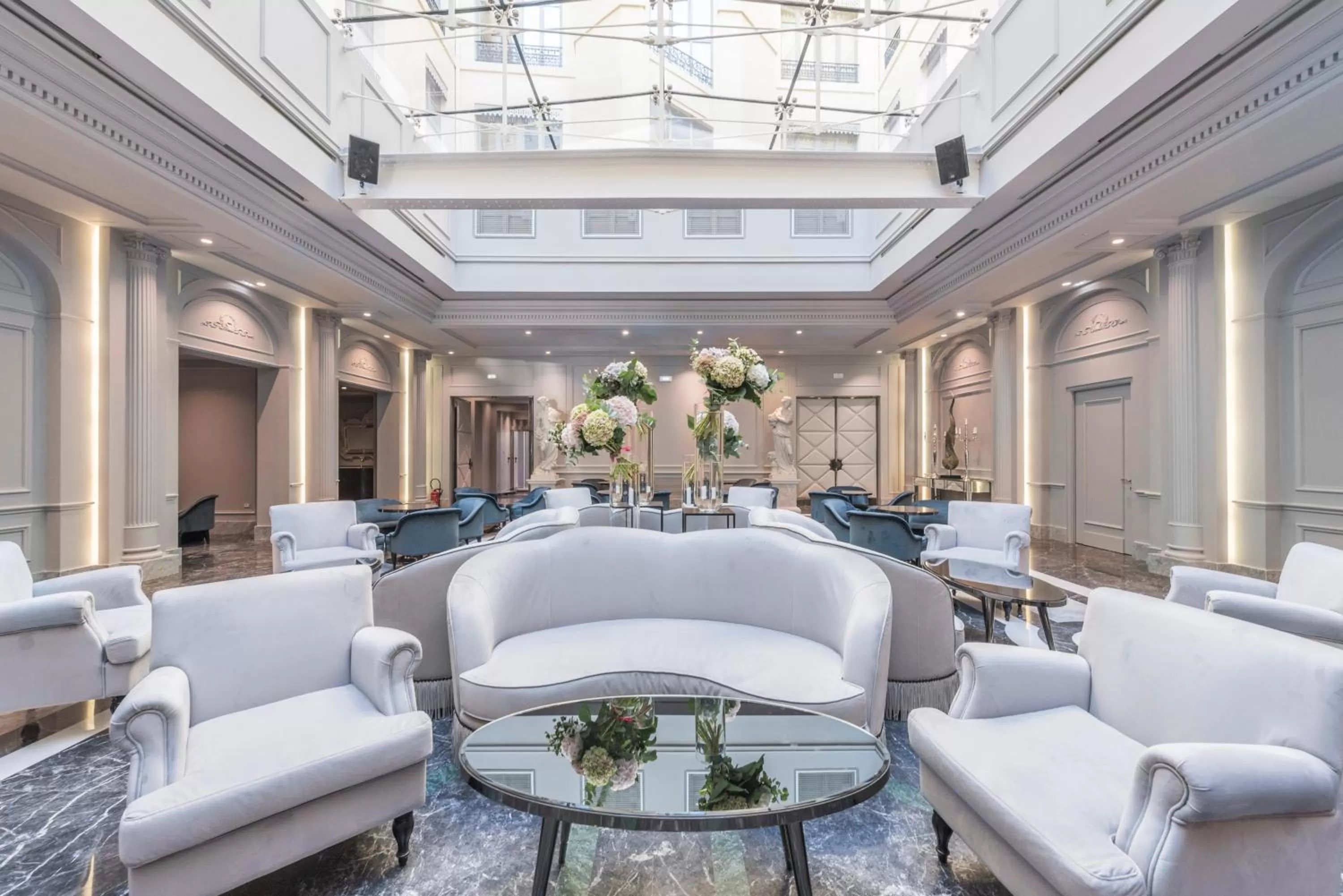 Patio in Boscolo Lyon Hotel & Spa