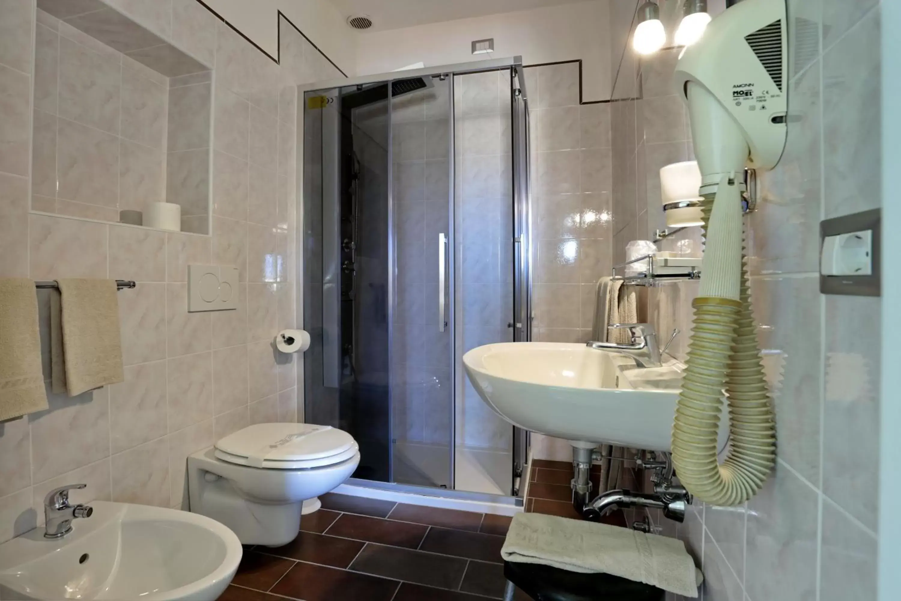 Bathroom in Hotel La Margherita & SPA
