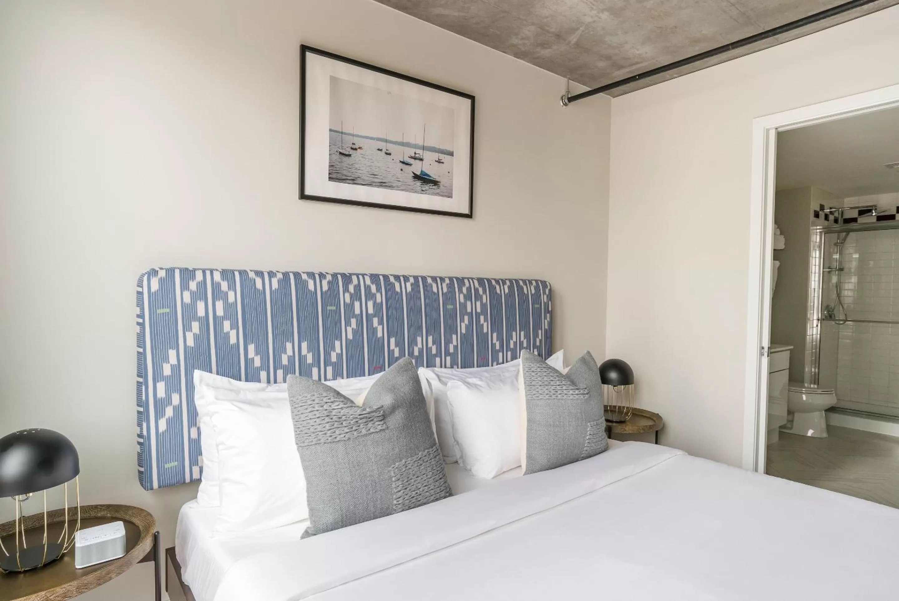 Bed in Mint House Minneapolis - Downtown West