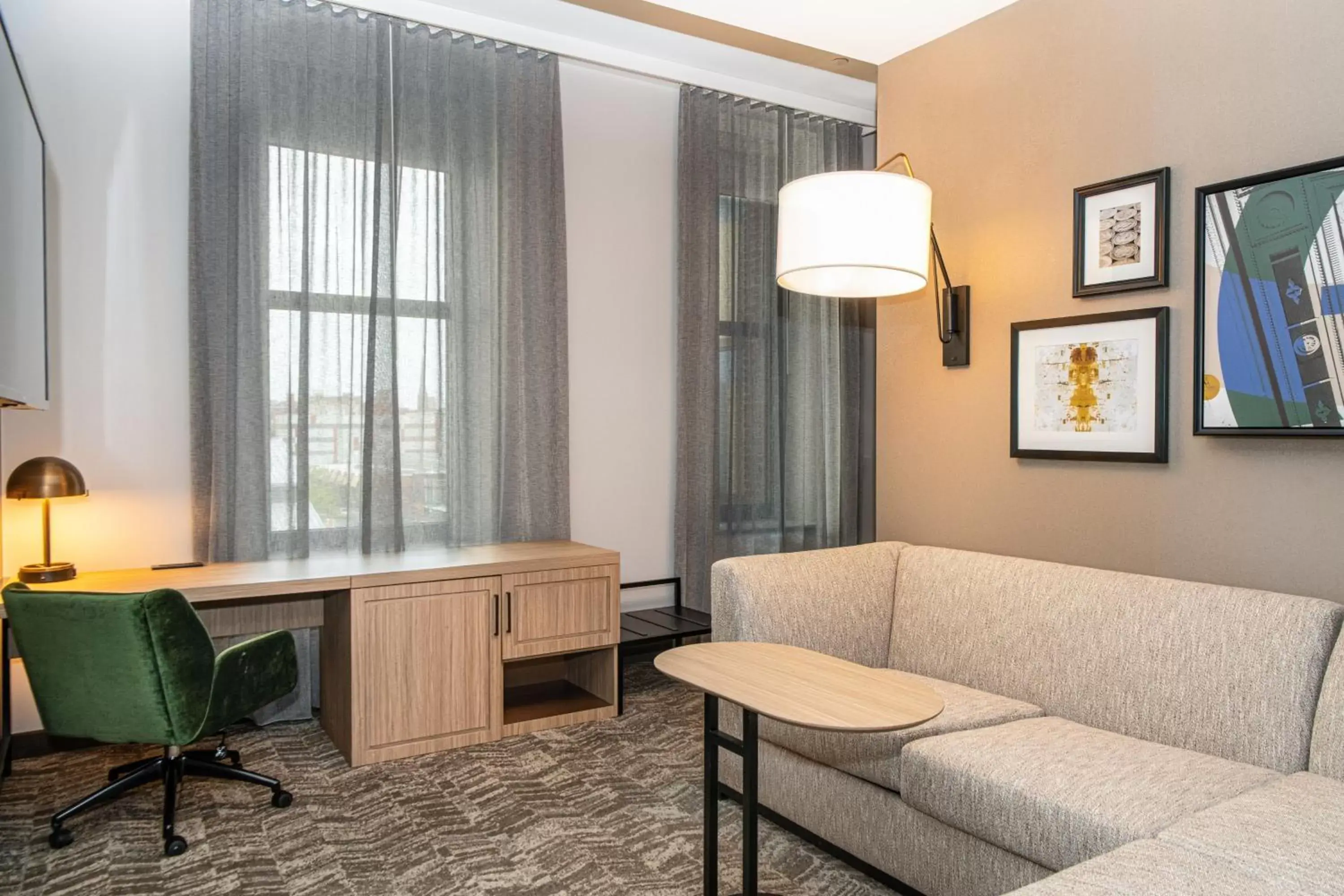 Bedroom, Seating Area in SpringHill Suites by Marriott Baltimore Downtown Convention Center Area