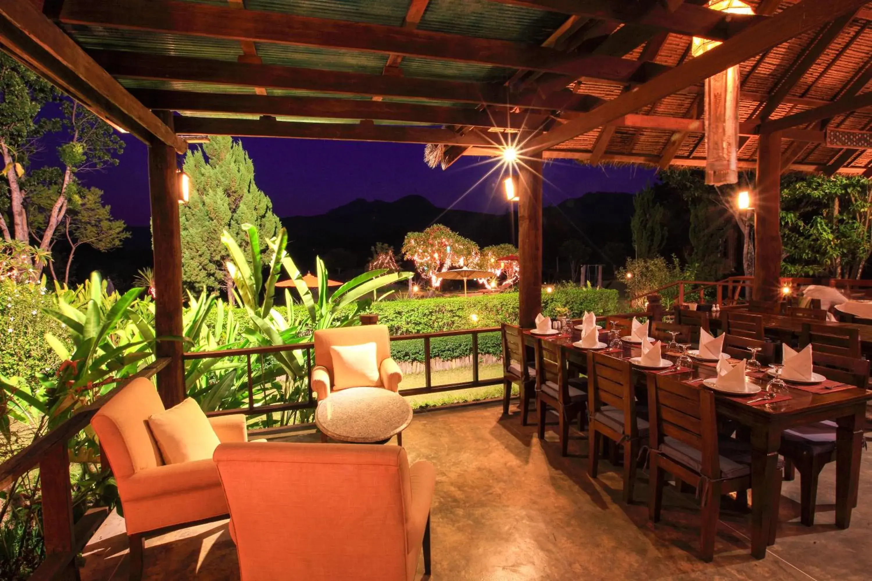 Restaurant/places to eat in Belle Villa Resort, Pai