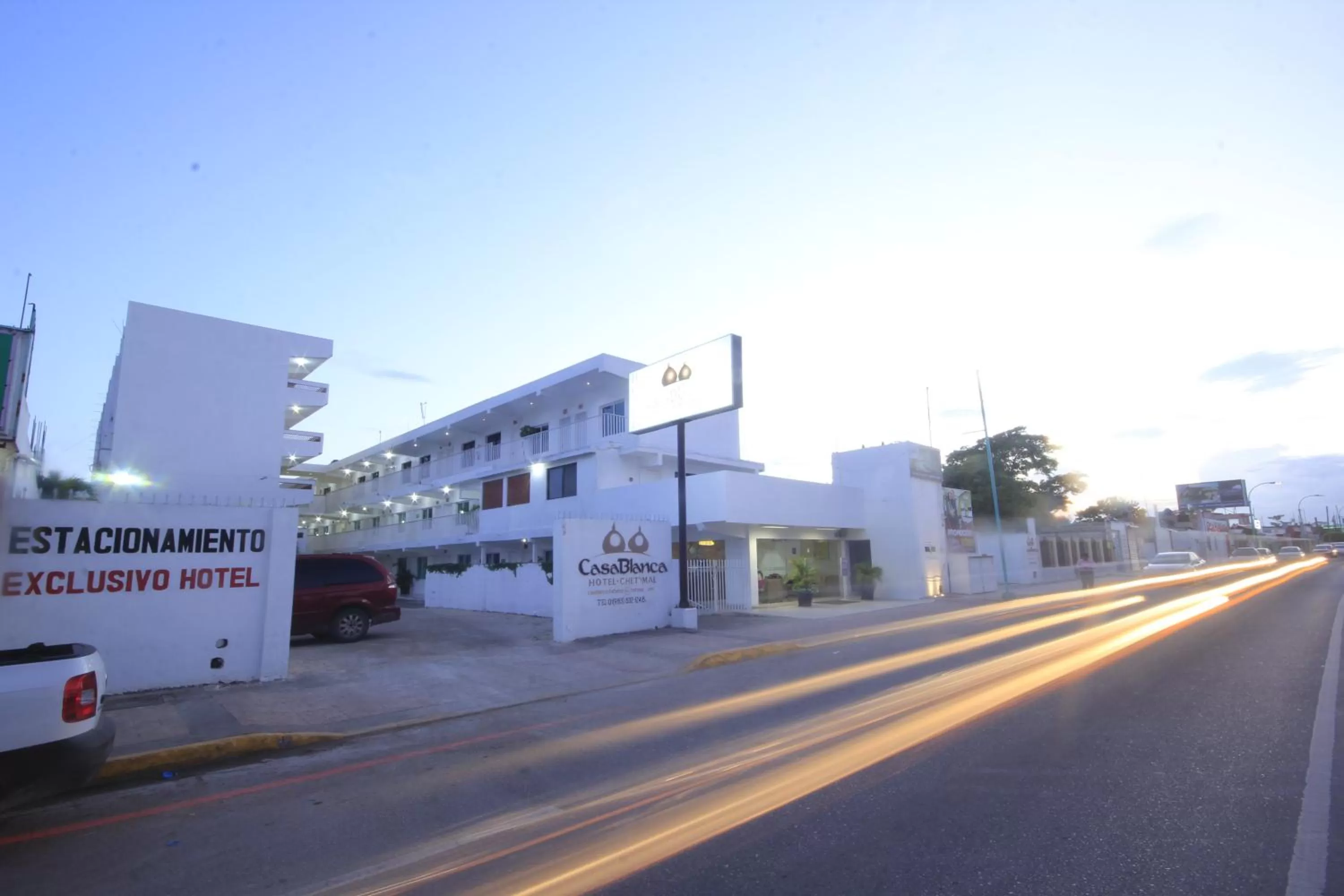 Facade/entrance in Hotel Casa Blanca
