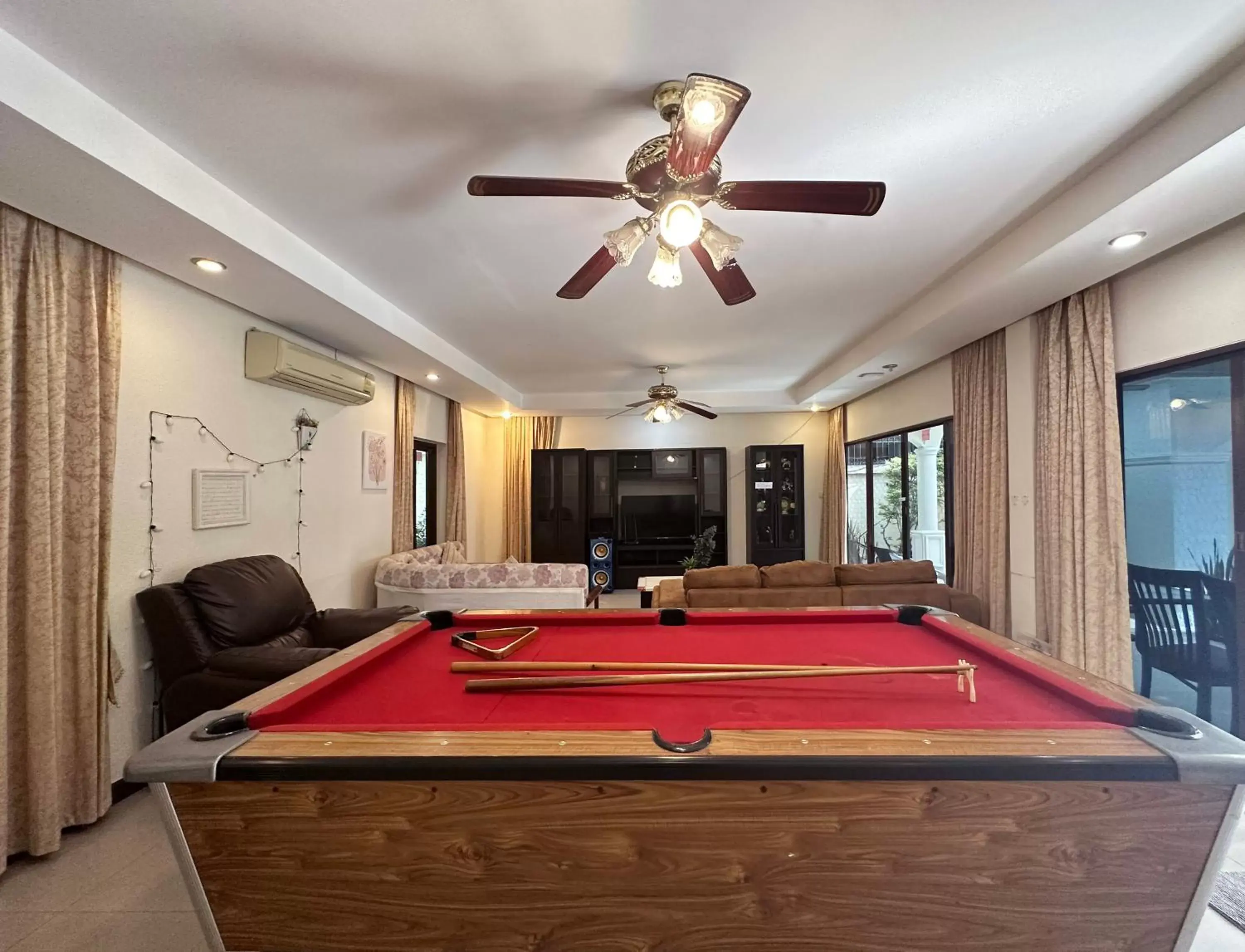 Billiards in Blooming Hill Boutique Suites