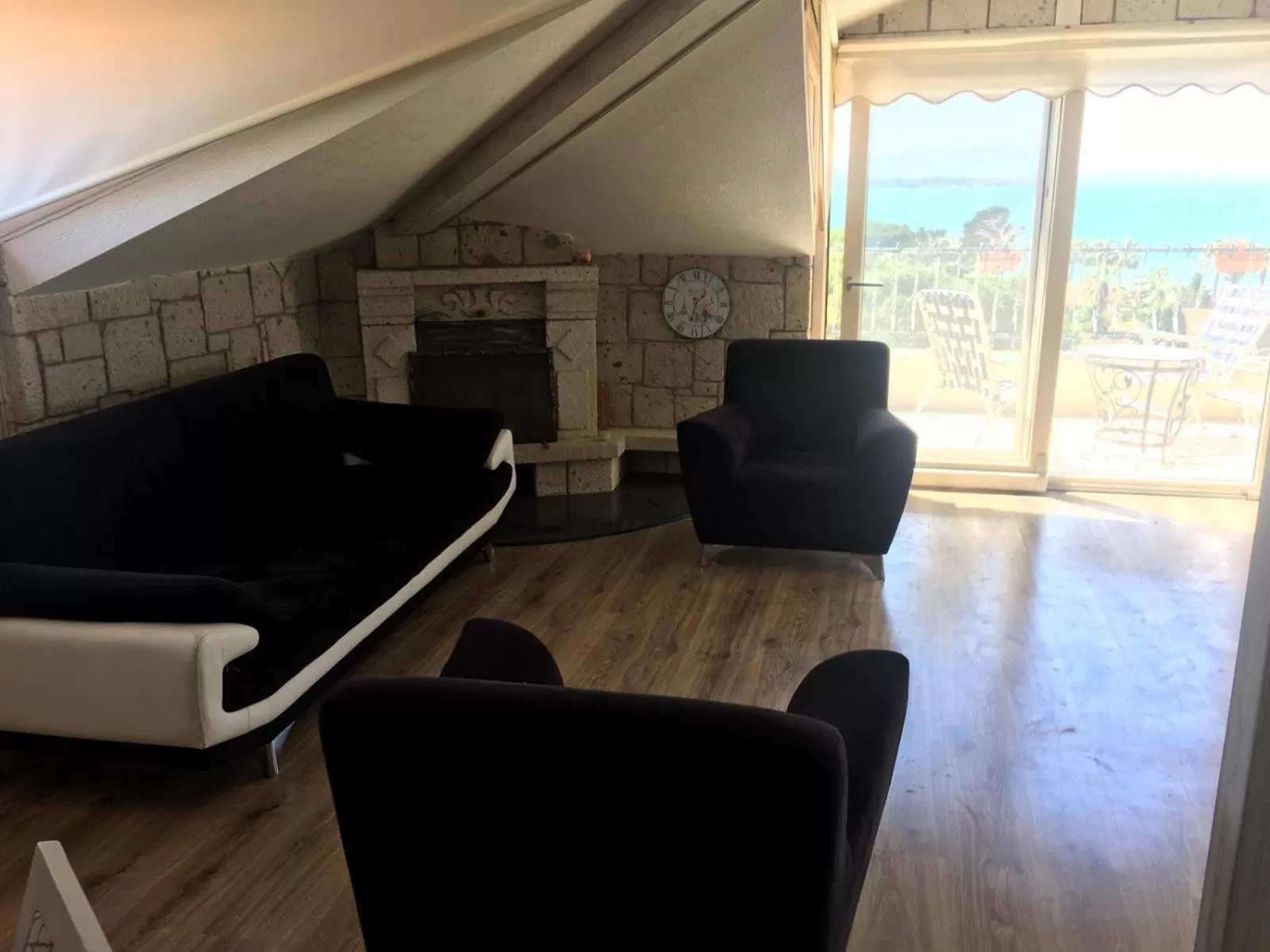 Seating Area in Dolina Hotel