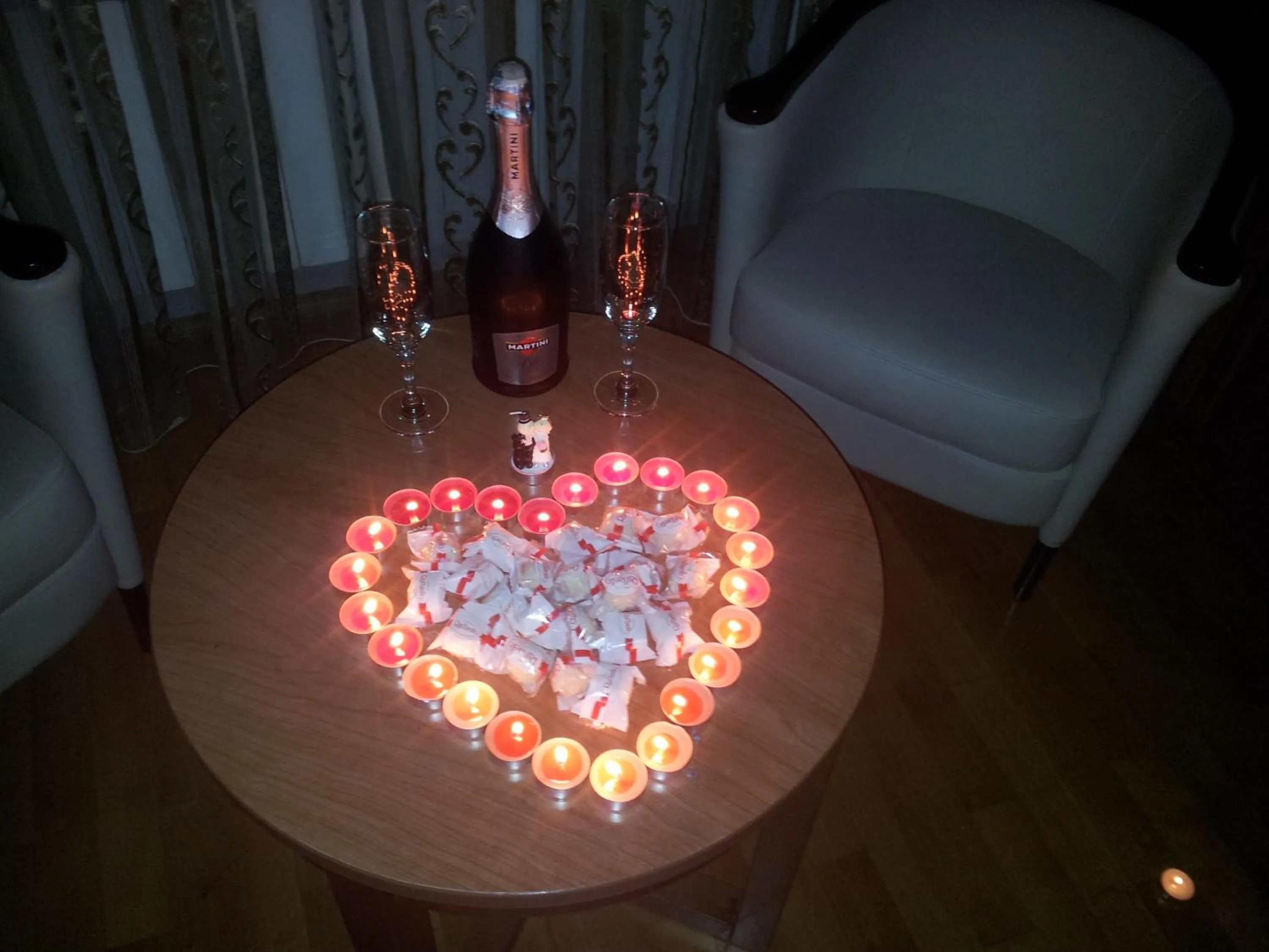 Decorative detail in Hotel Aristocrat & Fish Restaurant