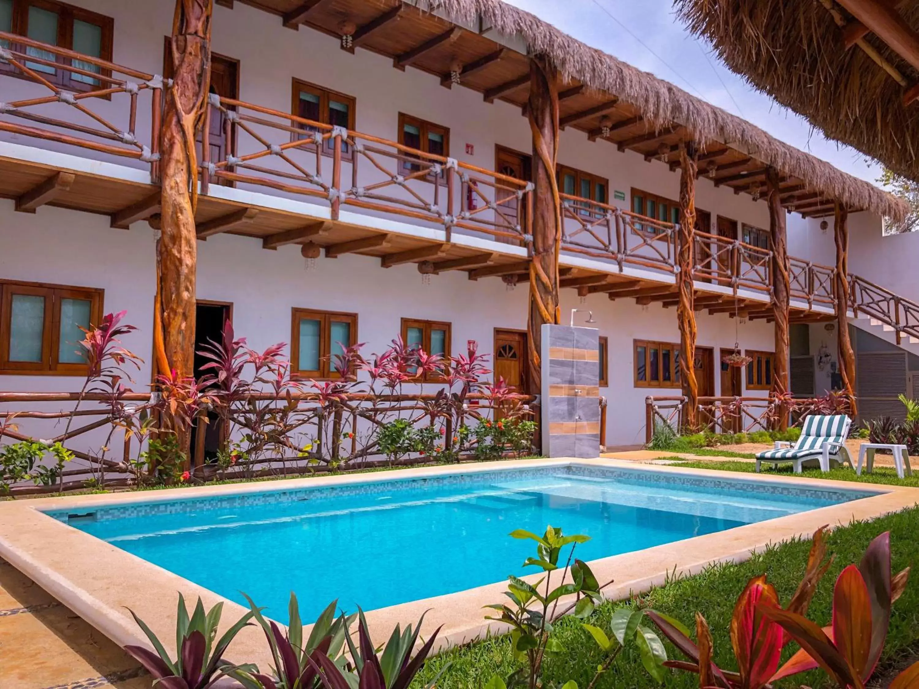 Property building, Swimming Pool in Hacienda Dos Ojos