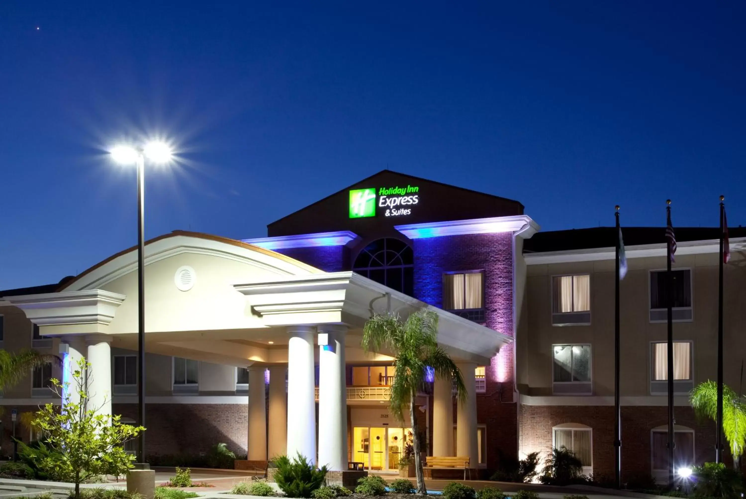 Property Building in Holiday Inn Express - Spring Hill FLORIDA, an IHG Hotel