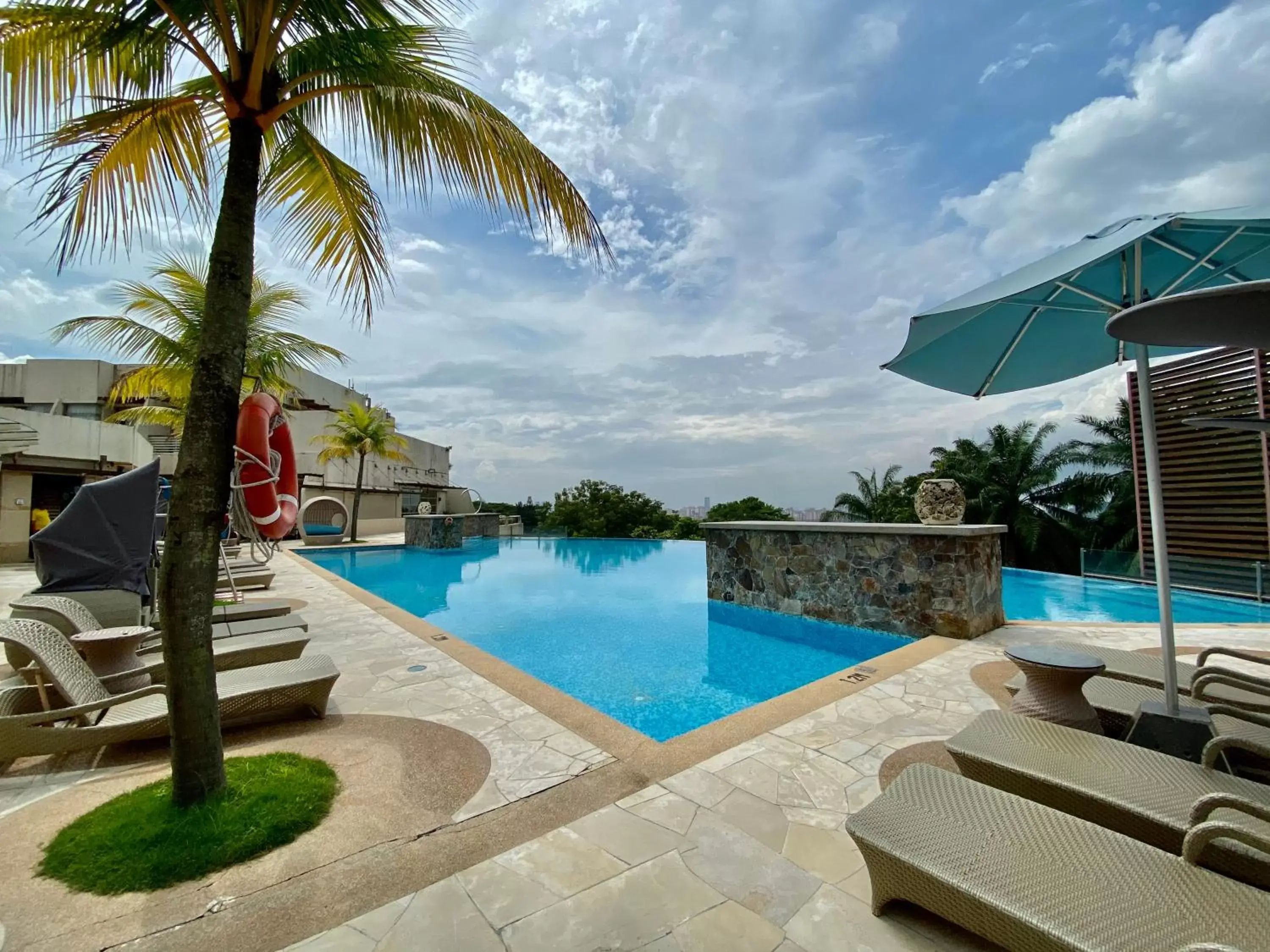 Swimming Pool in PULSE GRANDE Hotel Putrajaya