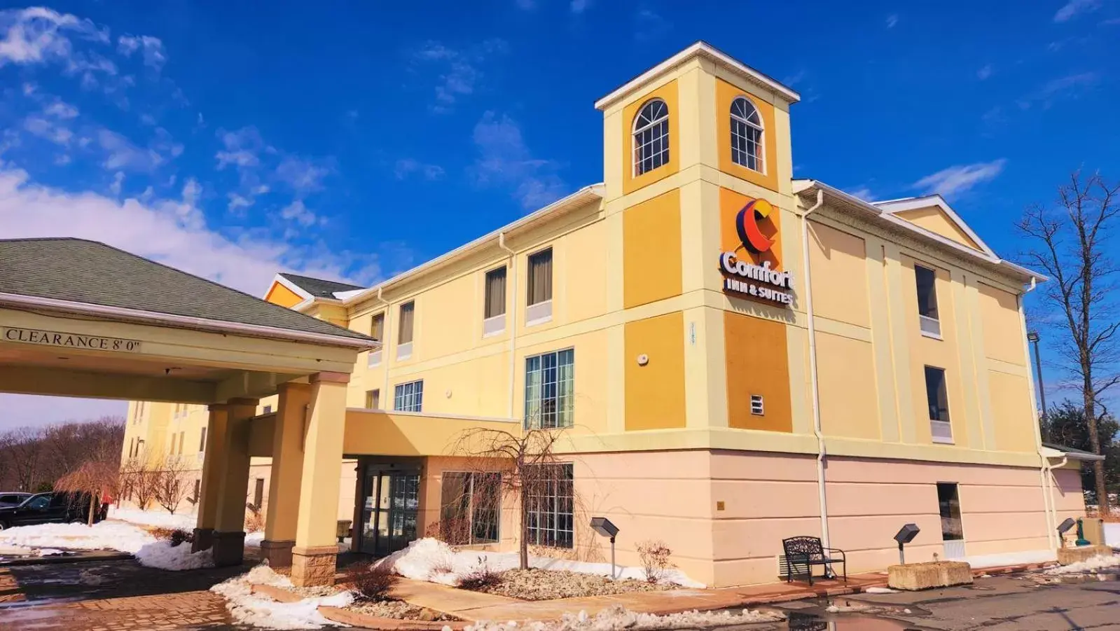 Property Building in Comfort Inn & Suites Mount Pocono