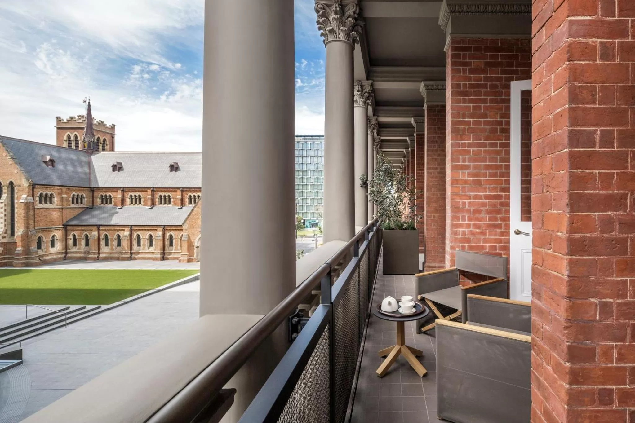 Property building in COMO The Treasury