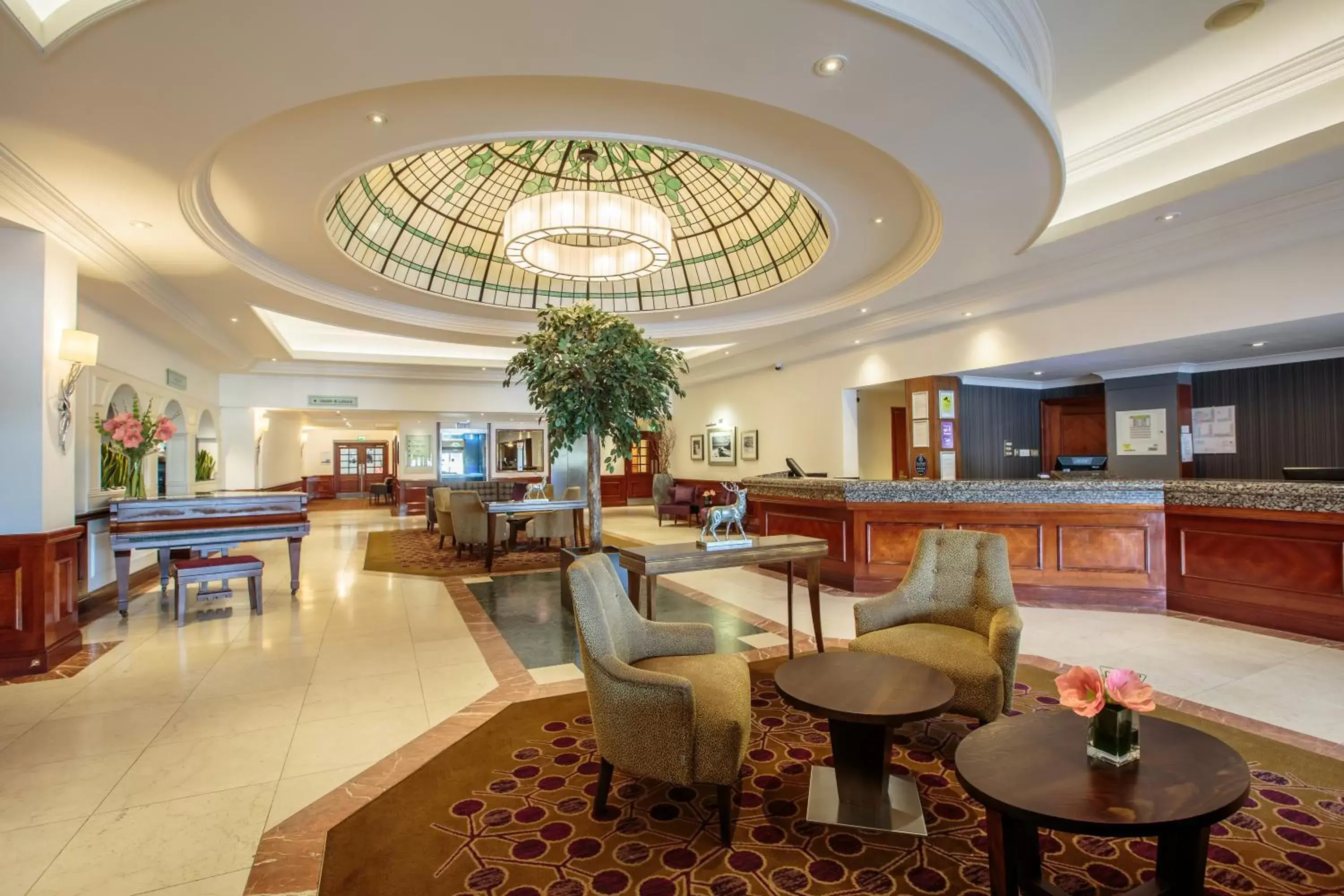 Lobby or reception, Restaurant/Places to Eat in The Aberdeen Altens Hotel