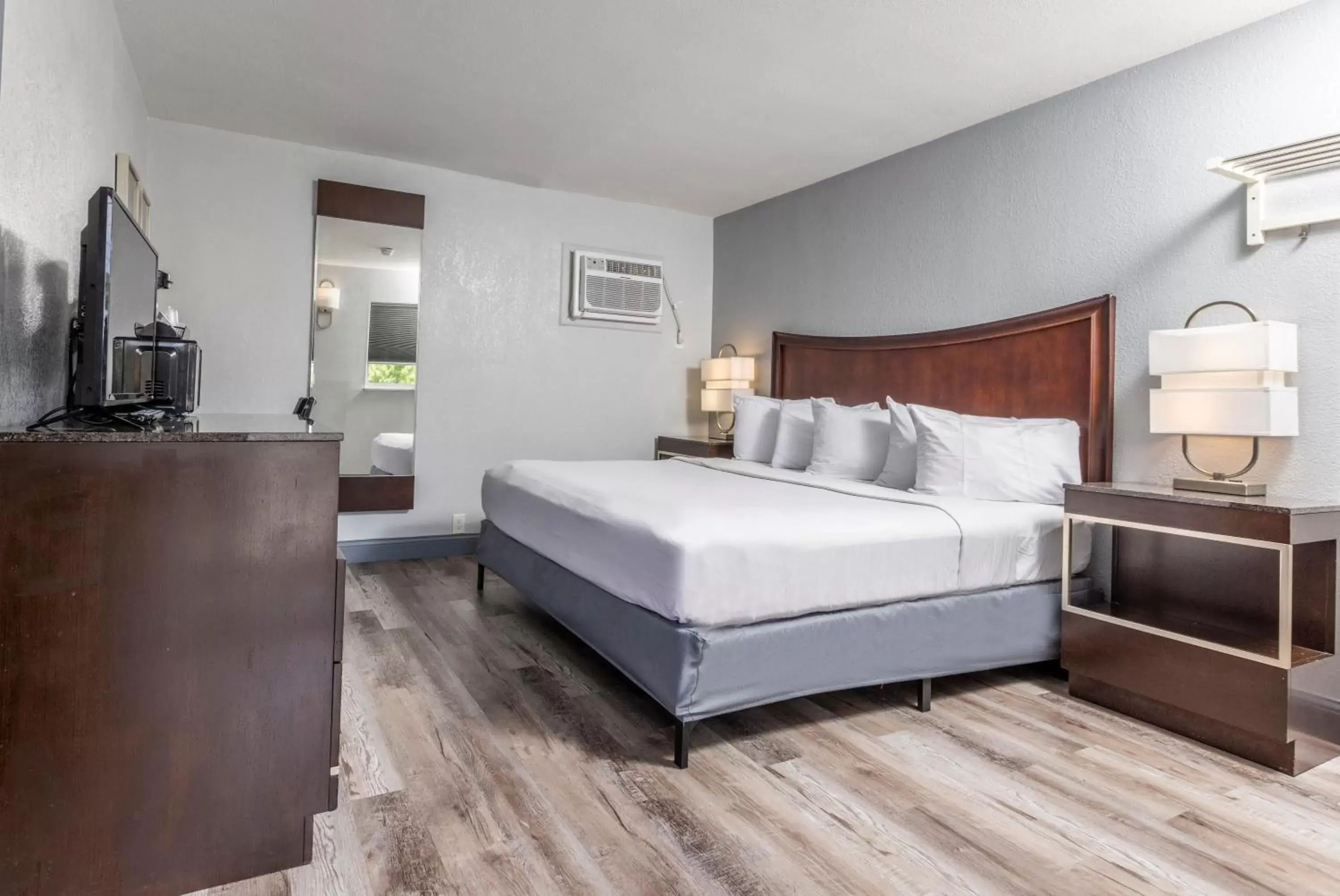 Bed in Butler Inn Bed in Butler Inn