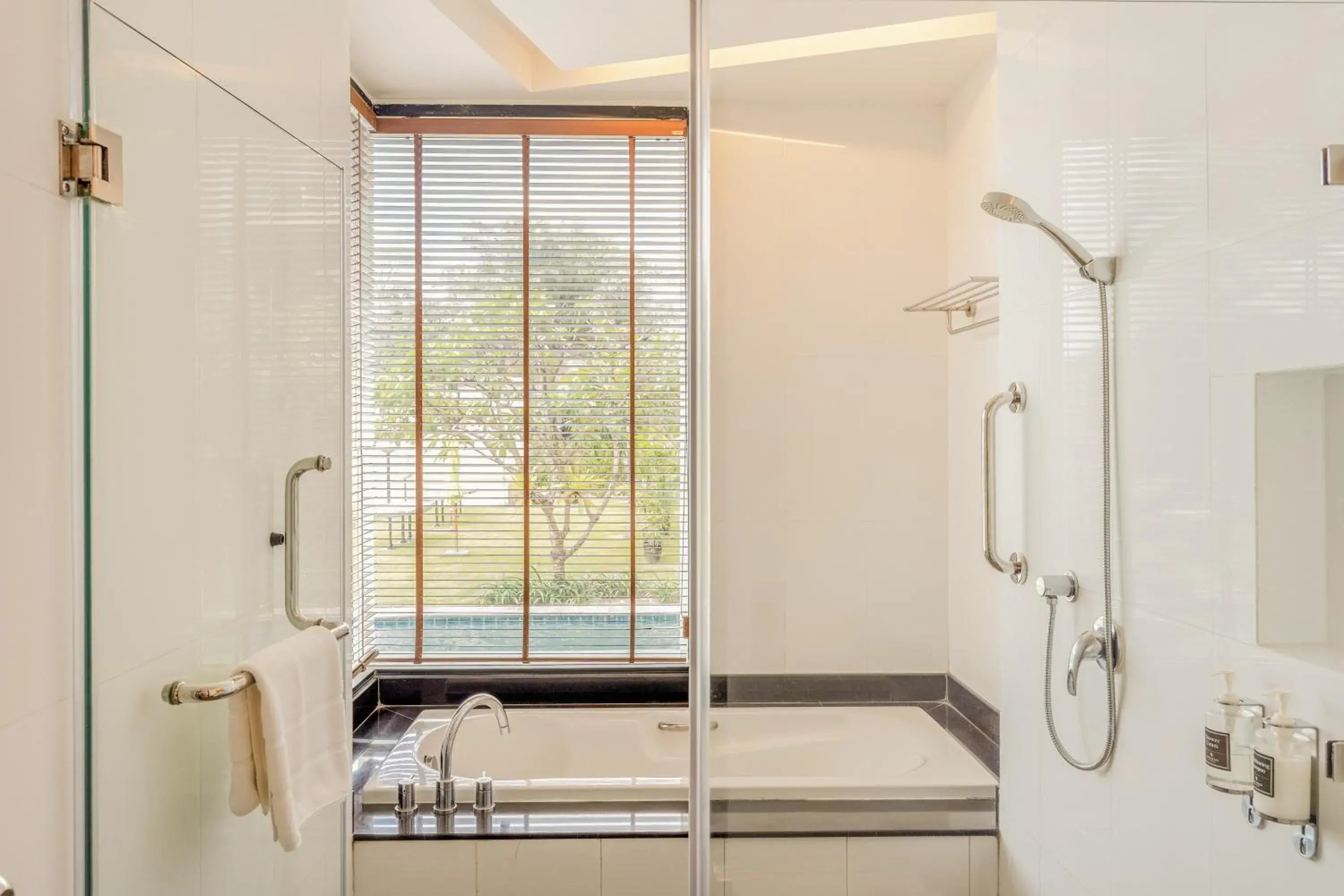 Shower, Bathroom in Sand Dunes Chaolao Beach Resort