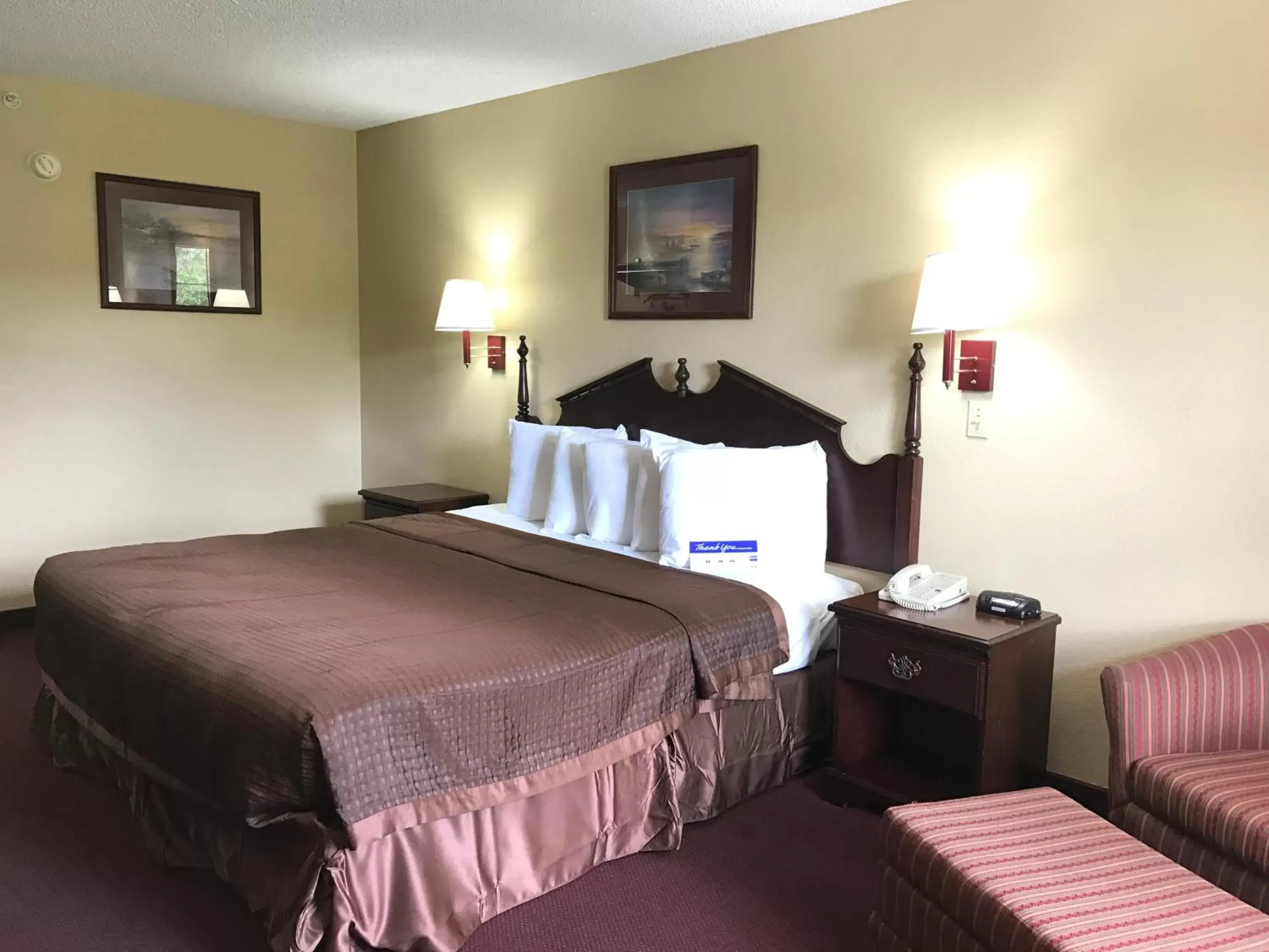 Bed in Americas Best Value Inn & Suites - Little Rock - Maumelle
