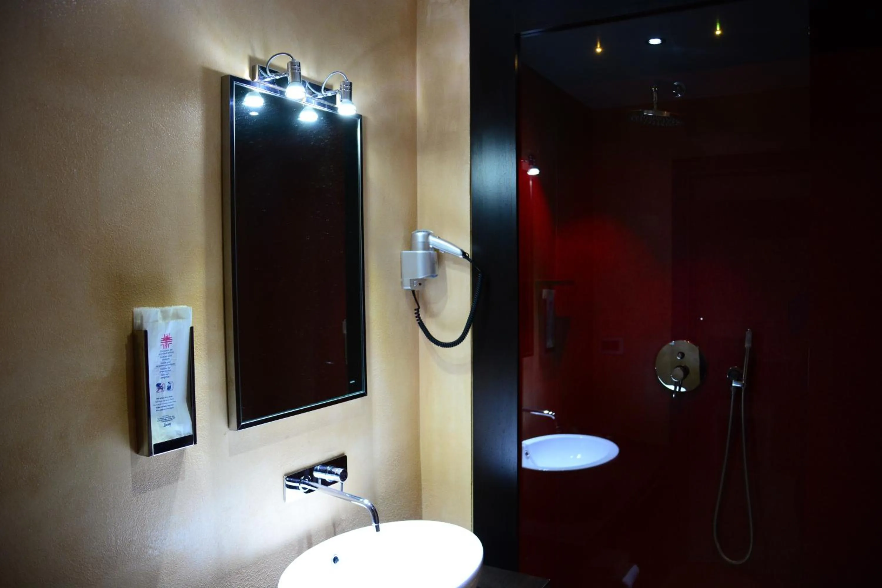 Bathroom in Hotel Cimarosa