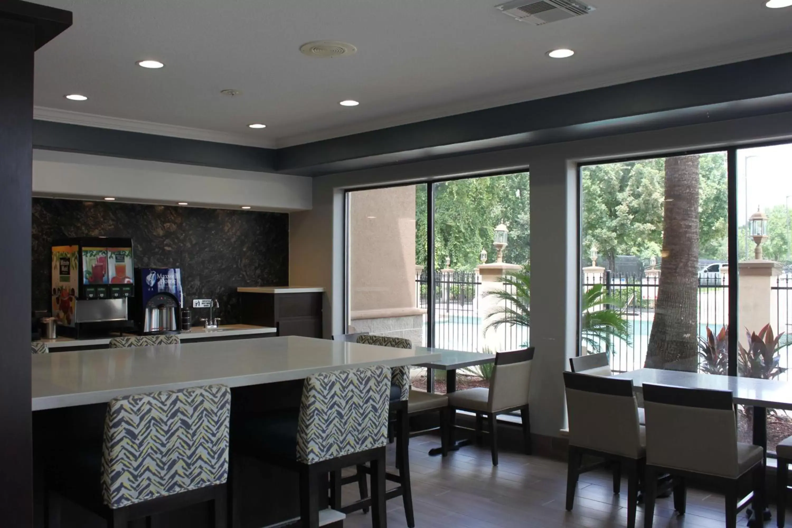 Restaurant/Places to Eat in Best Western Plus North Houston Inn & Suites