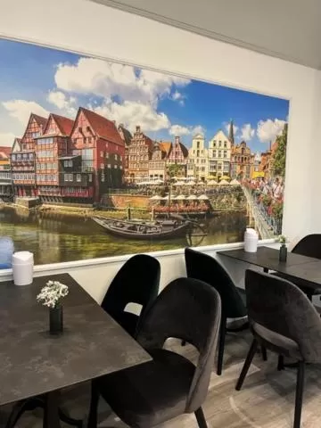 Dining area in Hotel Lübecker Hof
