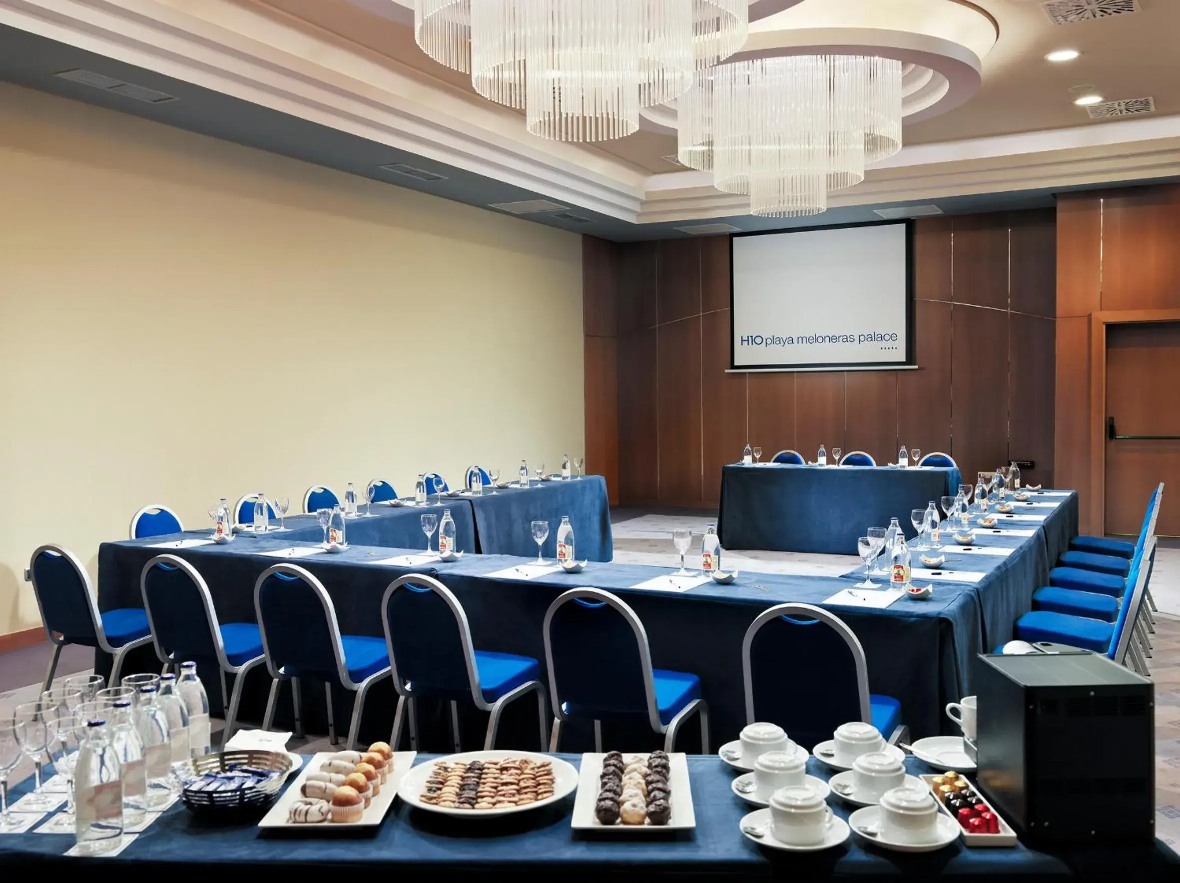 Business facilities in H10 Playa Meloneras Palace