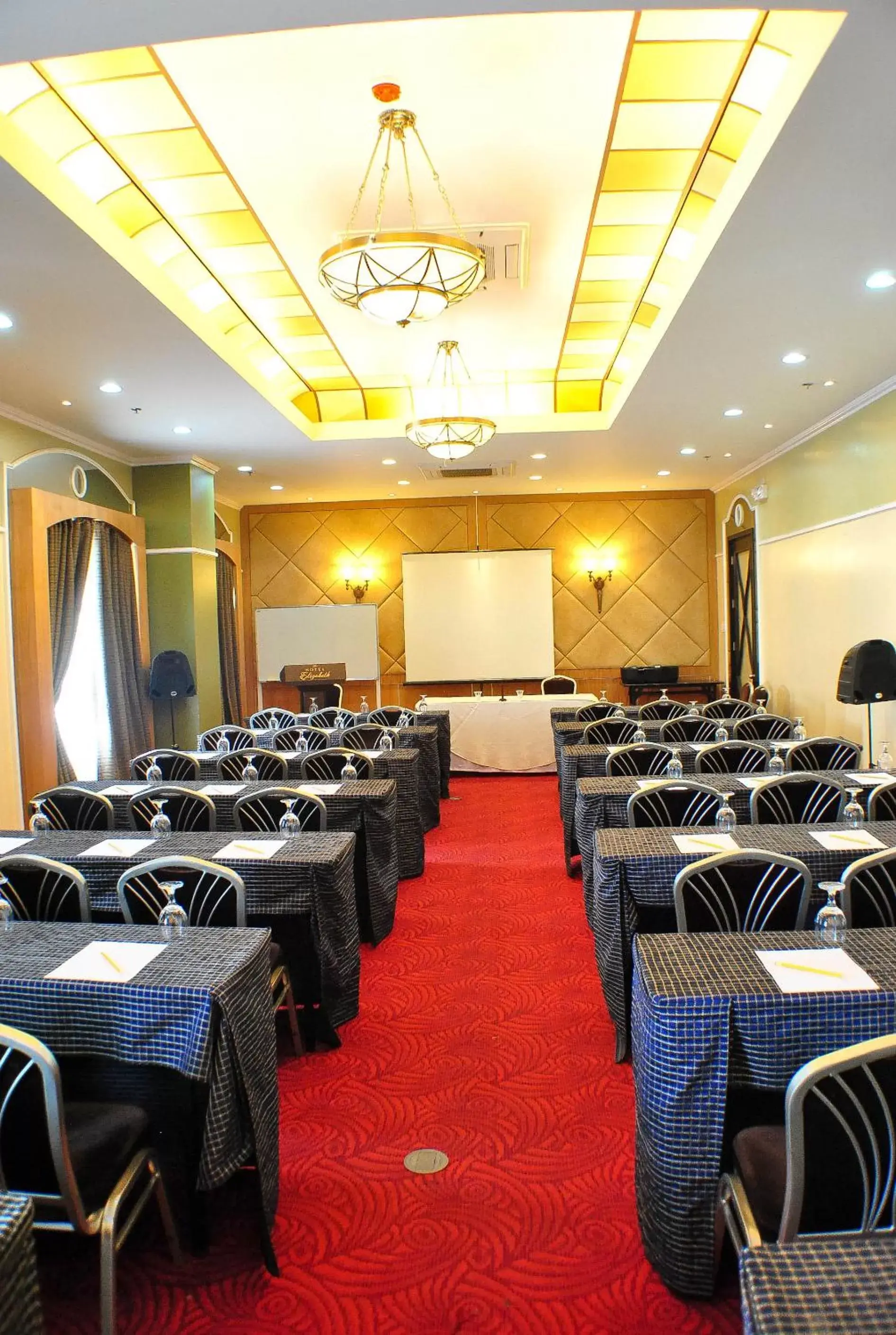 Business facilities in Hotel Elizabeth Cebu