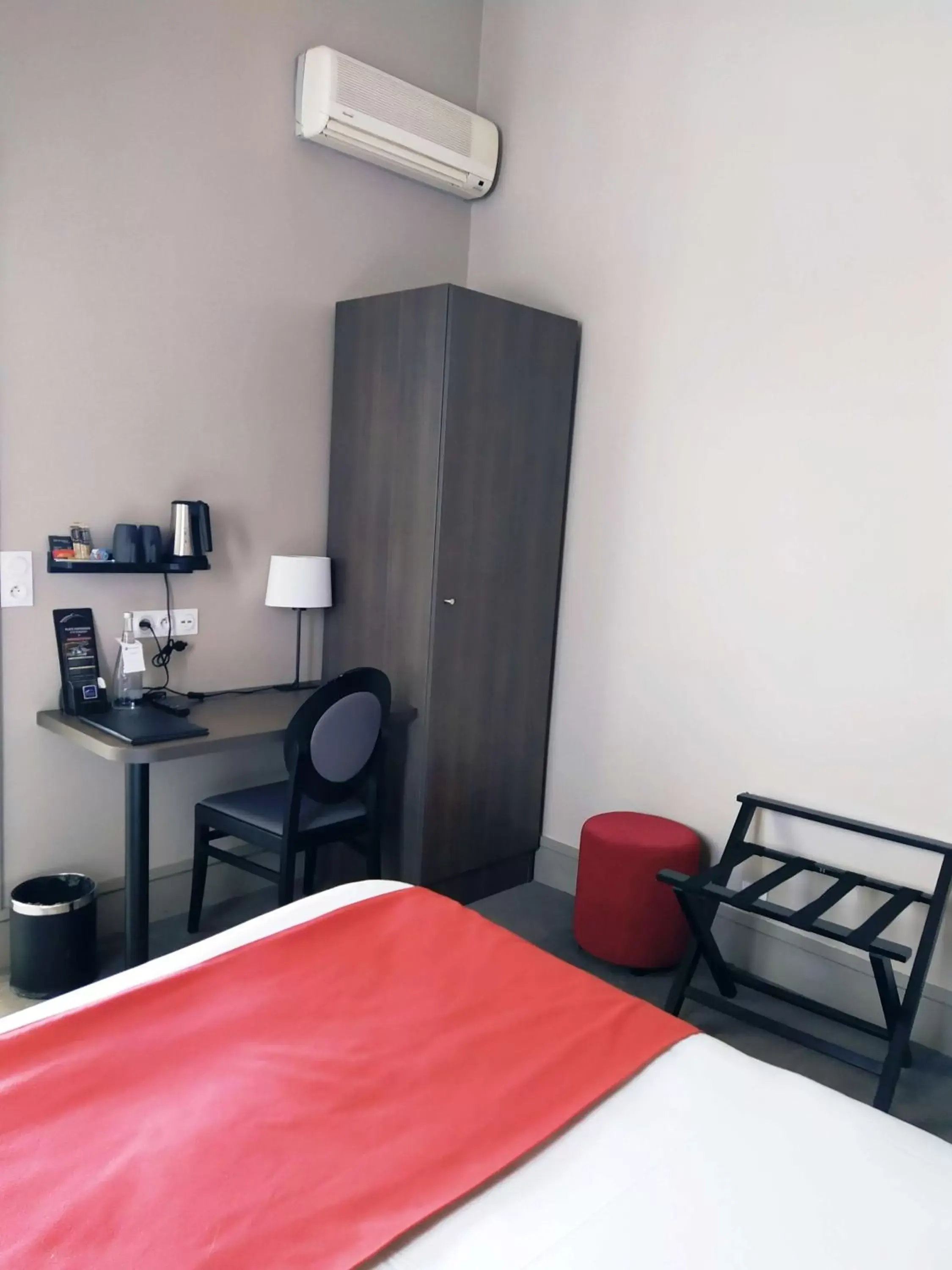 Photo of the whole room, Bed in Best Western Central Hotel Photo of the whole room, Bed in Best Western Central Hotel