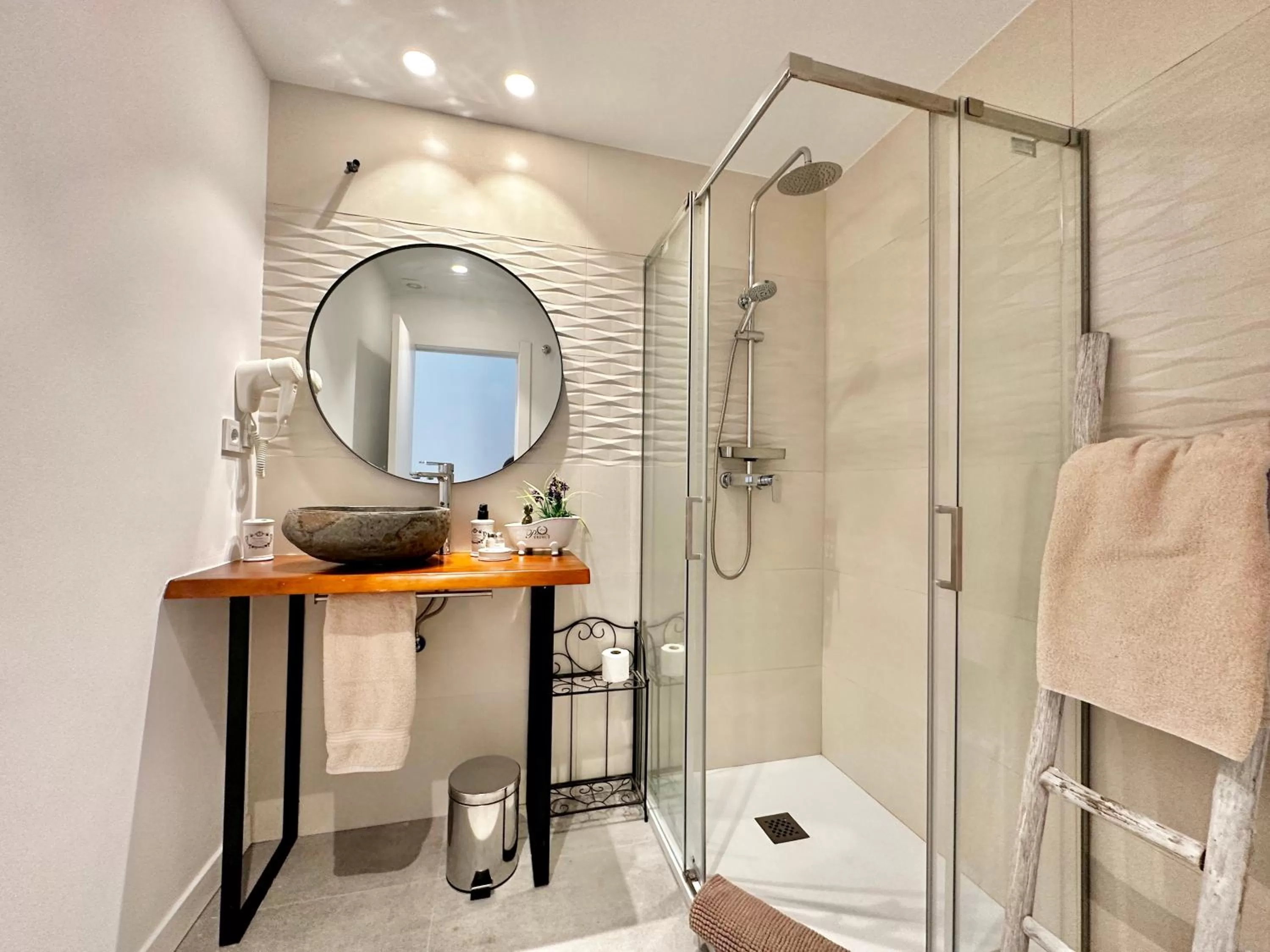 Shower, Bathroom in Loft 18 Beachfront Marbella Center