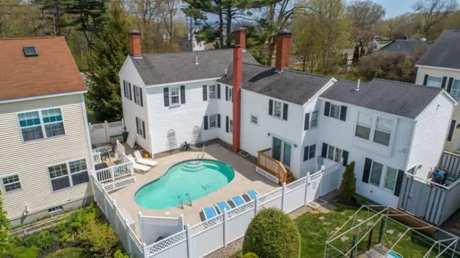 Bird's eye view, Pool View in Holiday Guest House Bed & Breakfast