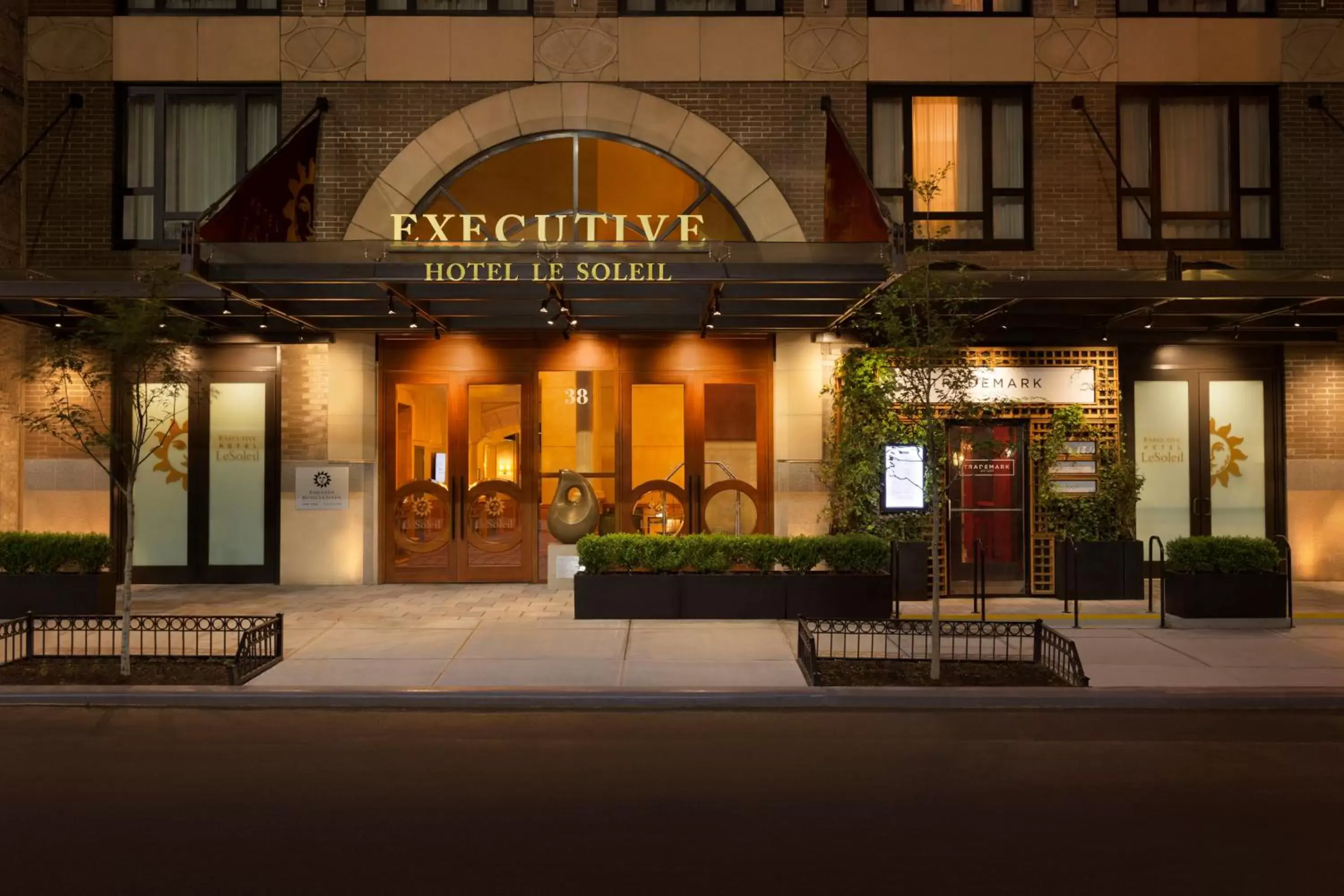 Facade/entrance, Property Building in Executive Hotel Le Soleil New York