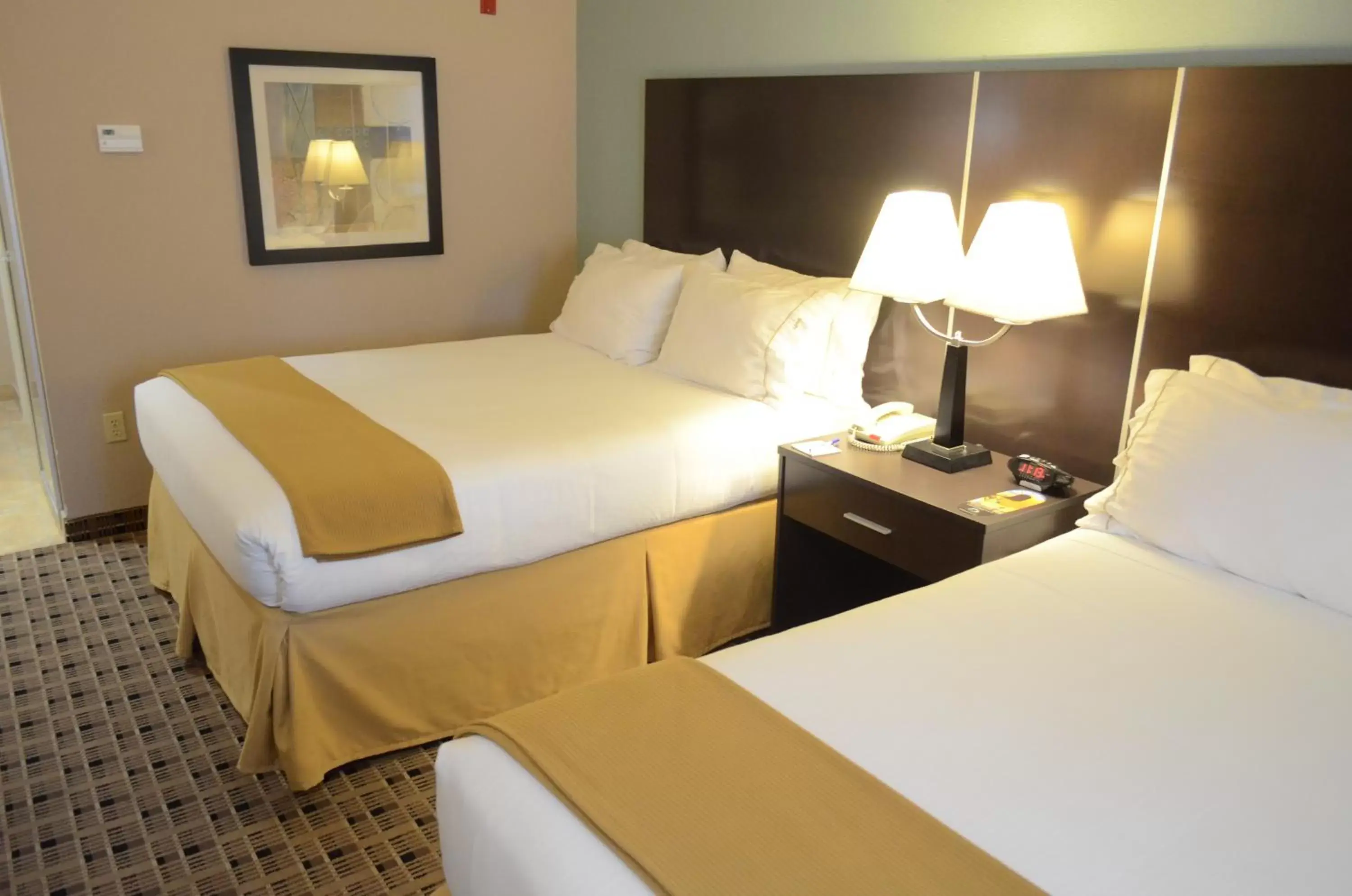 Bed in Holiday Inn Express Hotel & Suites Houston Energy Corridor - West Oaks, an IHG Hotel