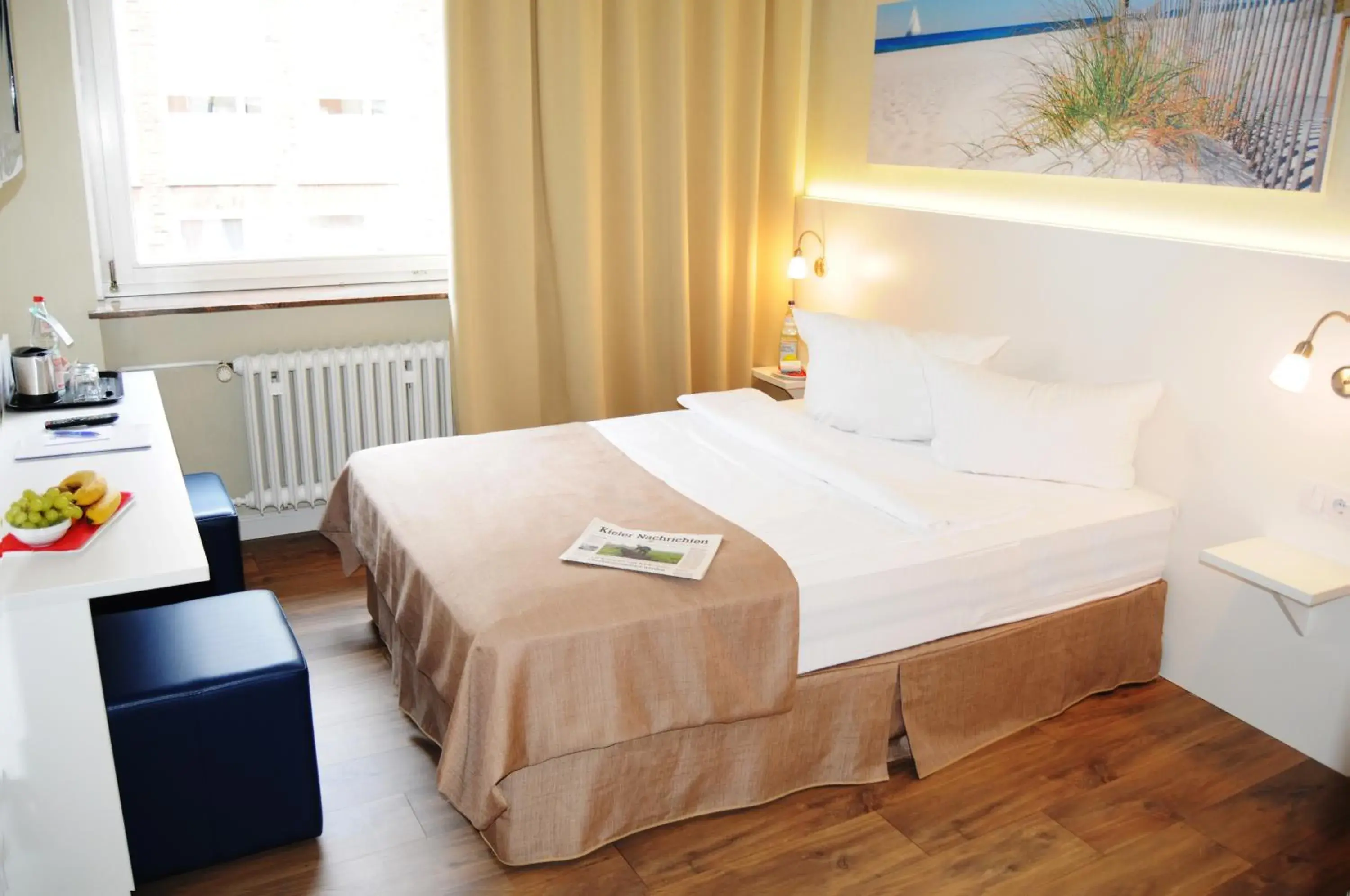 Photo of the whole room, Bed in Hotel am Kieler Schloss Kiel by Premiere Classe