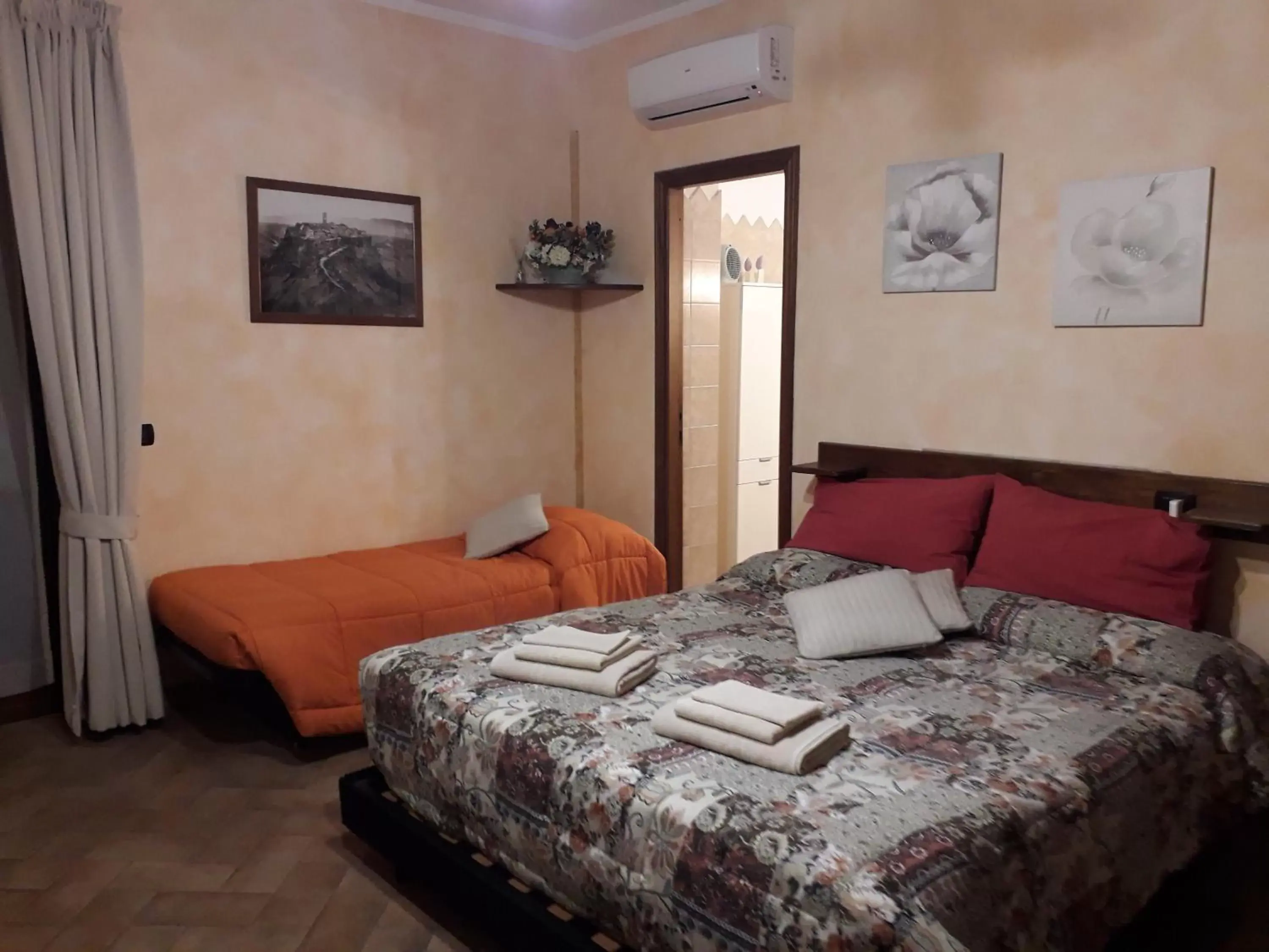 Double Room with Extra Bed - single occupancy in Civita Nova Double Room with Extra Bed - single occupancy in Civita Nova